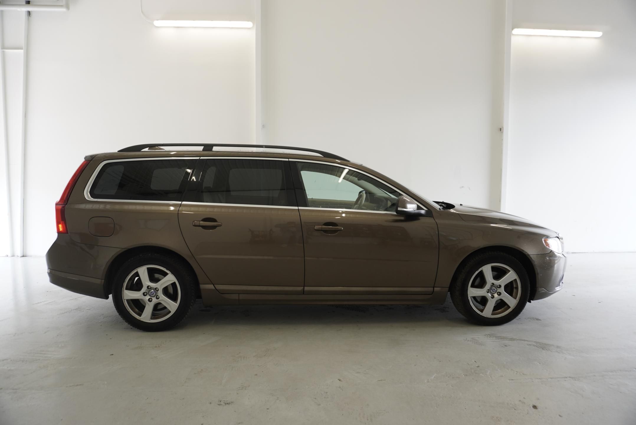 Volvo V70, 2.0 D4 120kW MOMENTUM - fotka 5