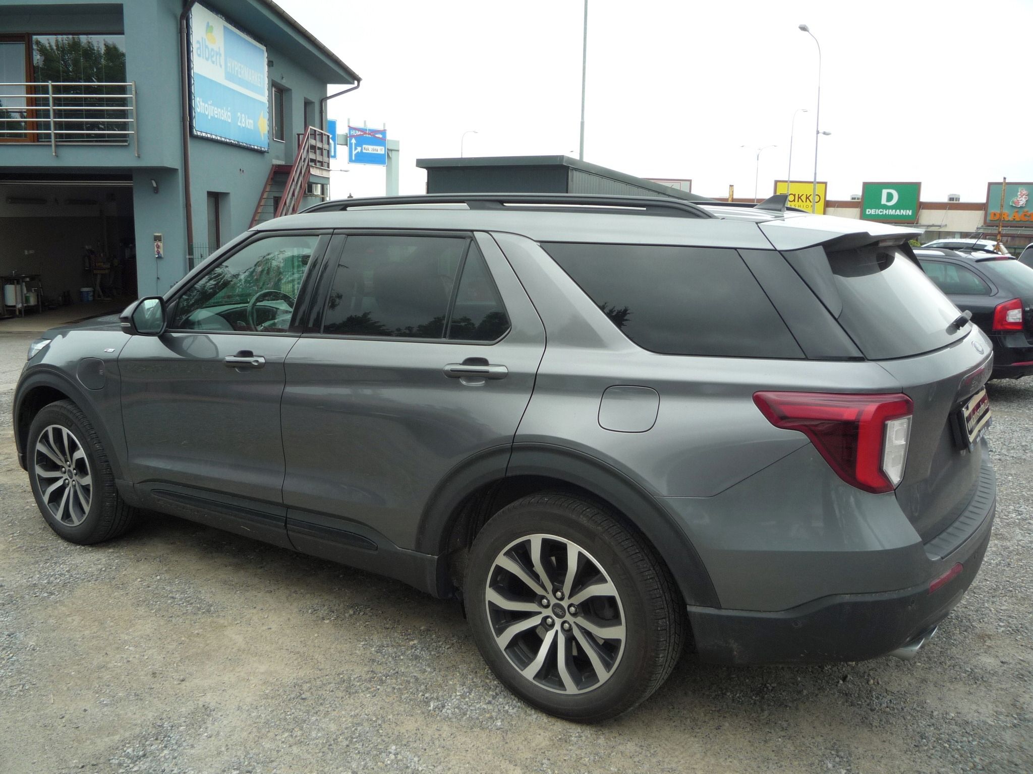 Ford Explorer, 3,0EcoBoostST LINE Servisováno - fotka 3