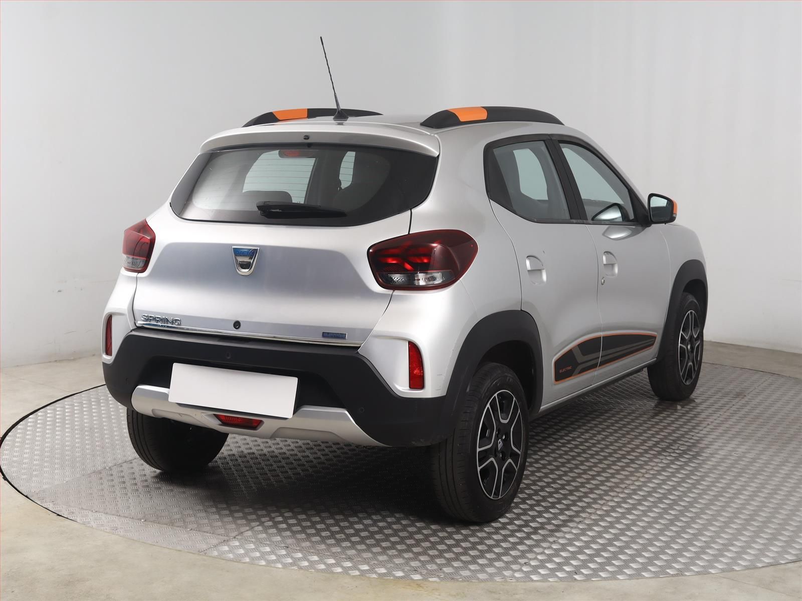 Dacia Spring, Electric 45 (27 kWh), SoH 91% - fotka 5