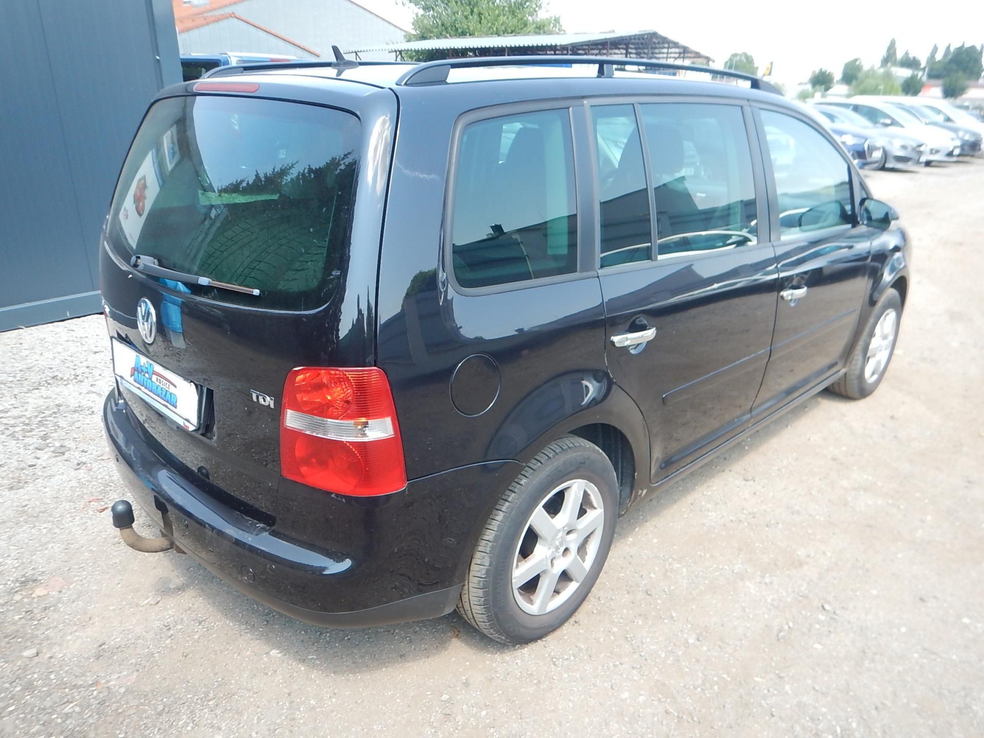 Volkswagen Touran, 1.9 TDI, 7 MÍST, TAŽNÉ - fotka 6