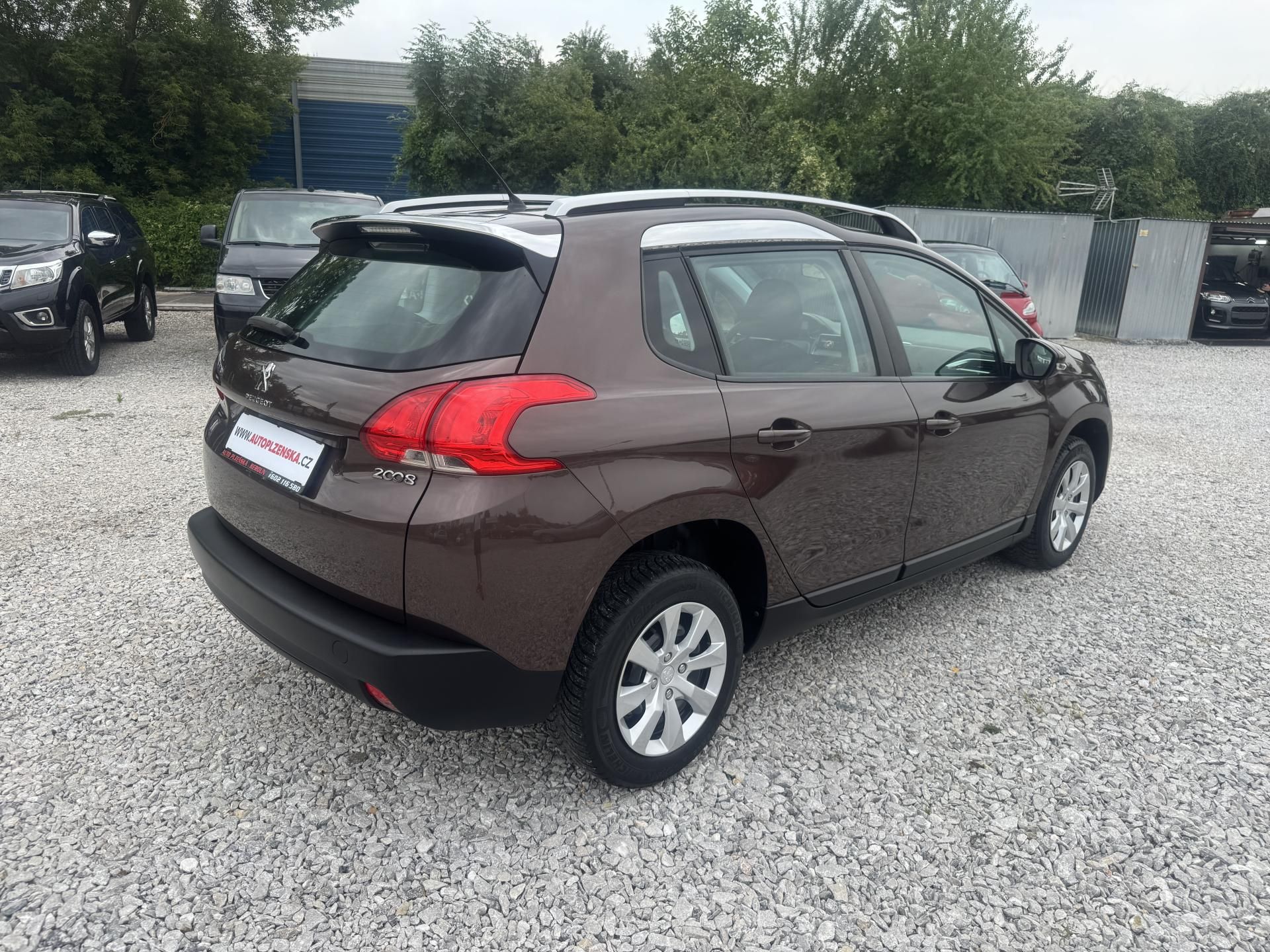 Peugeot 2008, 1,2(60KW), ČR - fotka 4