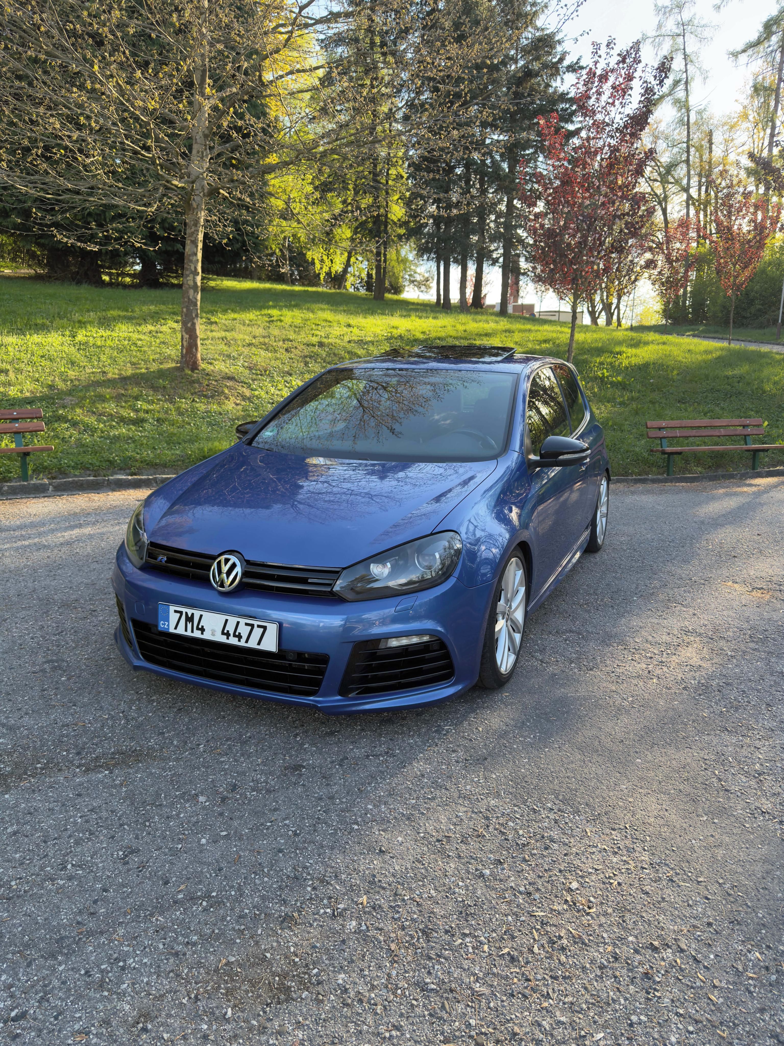 Volkswagen Golf, R / 2.0 TSI / 199kw