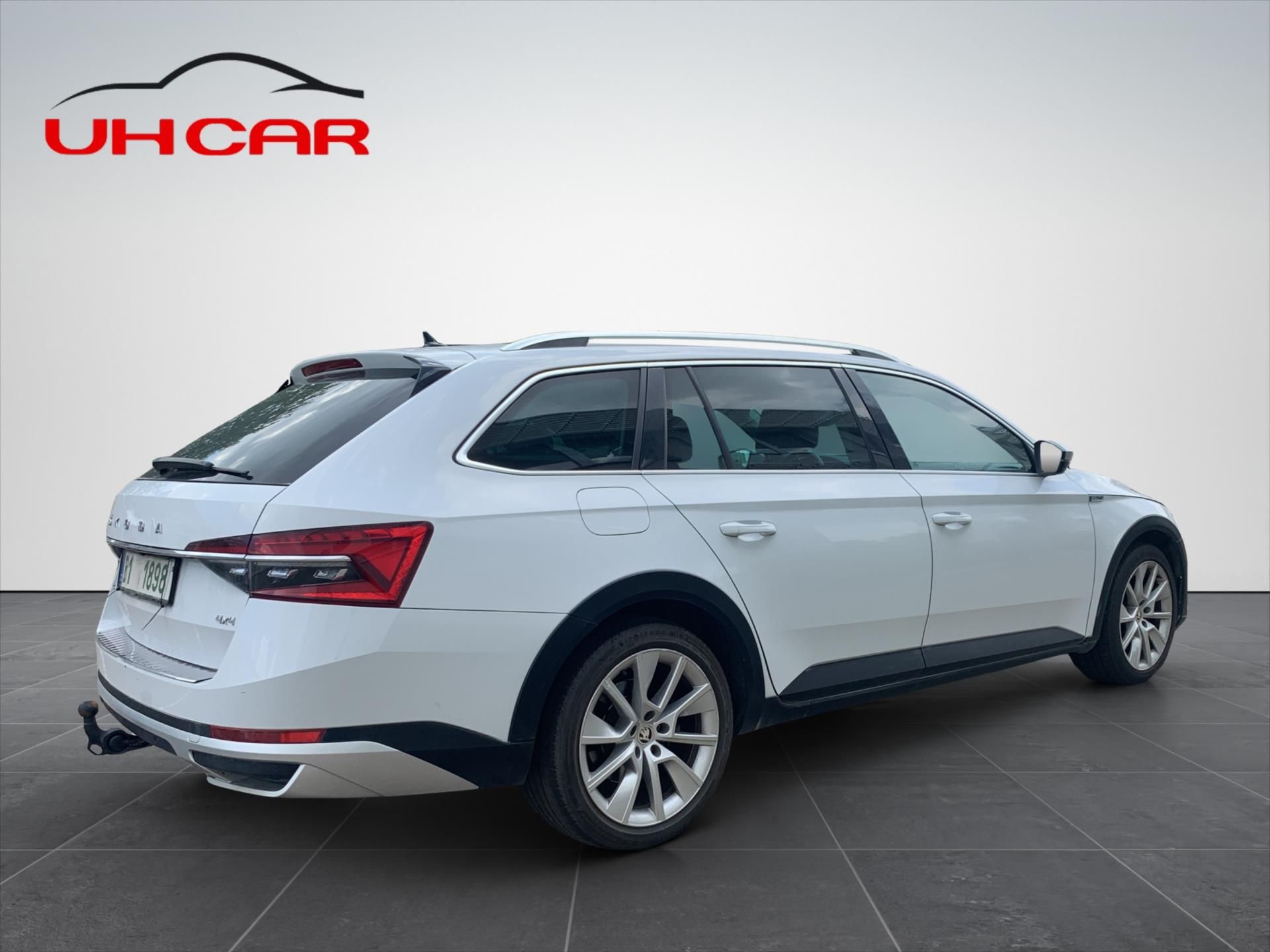 Škoda Superb, 2,0 D Scout - fotka 5
