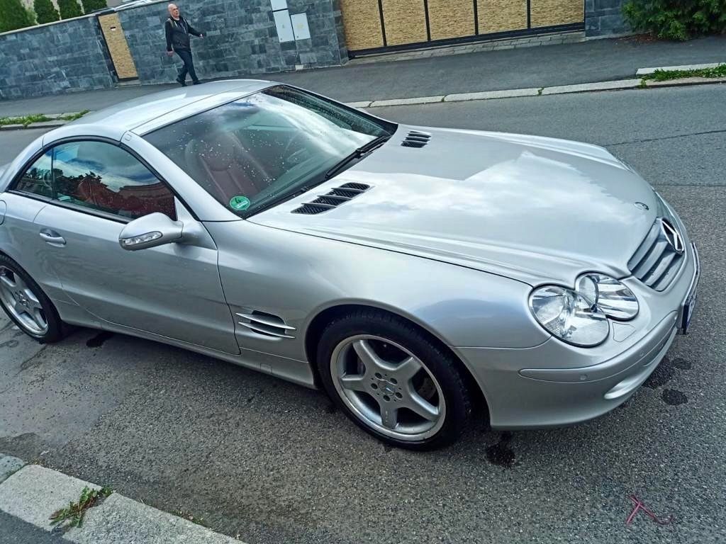 Mercedes-Benz SL, Mercedes SL500 r.v. 2002 - fotka 4