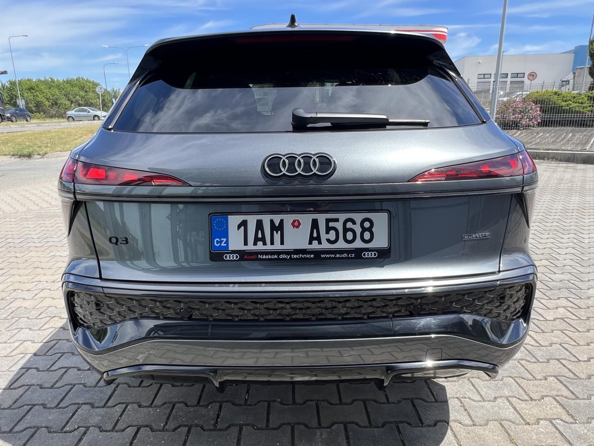 Audi Q3, Audi Q3 TFSI quattro 150 kW - fotka 5
