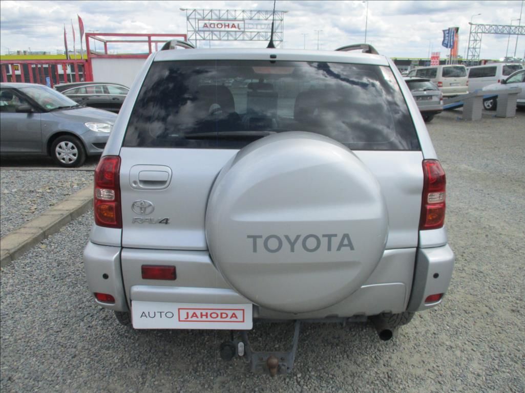 Toyota Rav4, 2,0 D4D, klima,4x4,servis,tažn - fotka 6