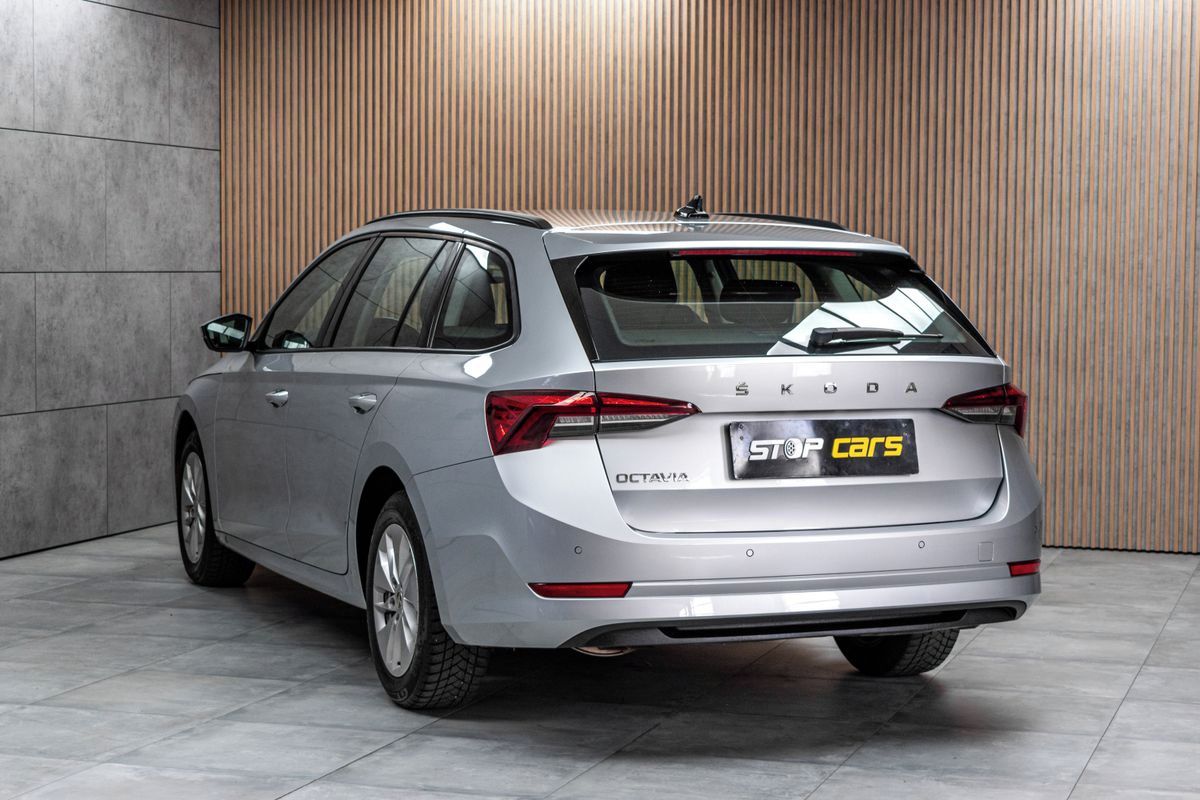 Škoda Octavia, 2.0 TDI DSG*ACC*BLIS*CARPLAY* - fotka 4