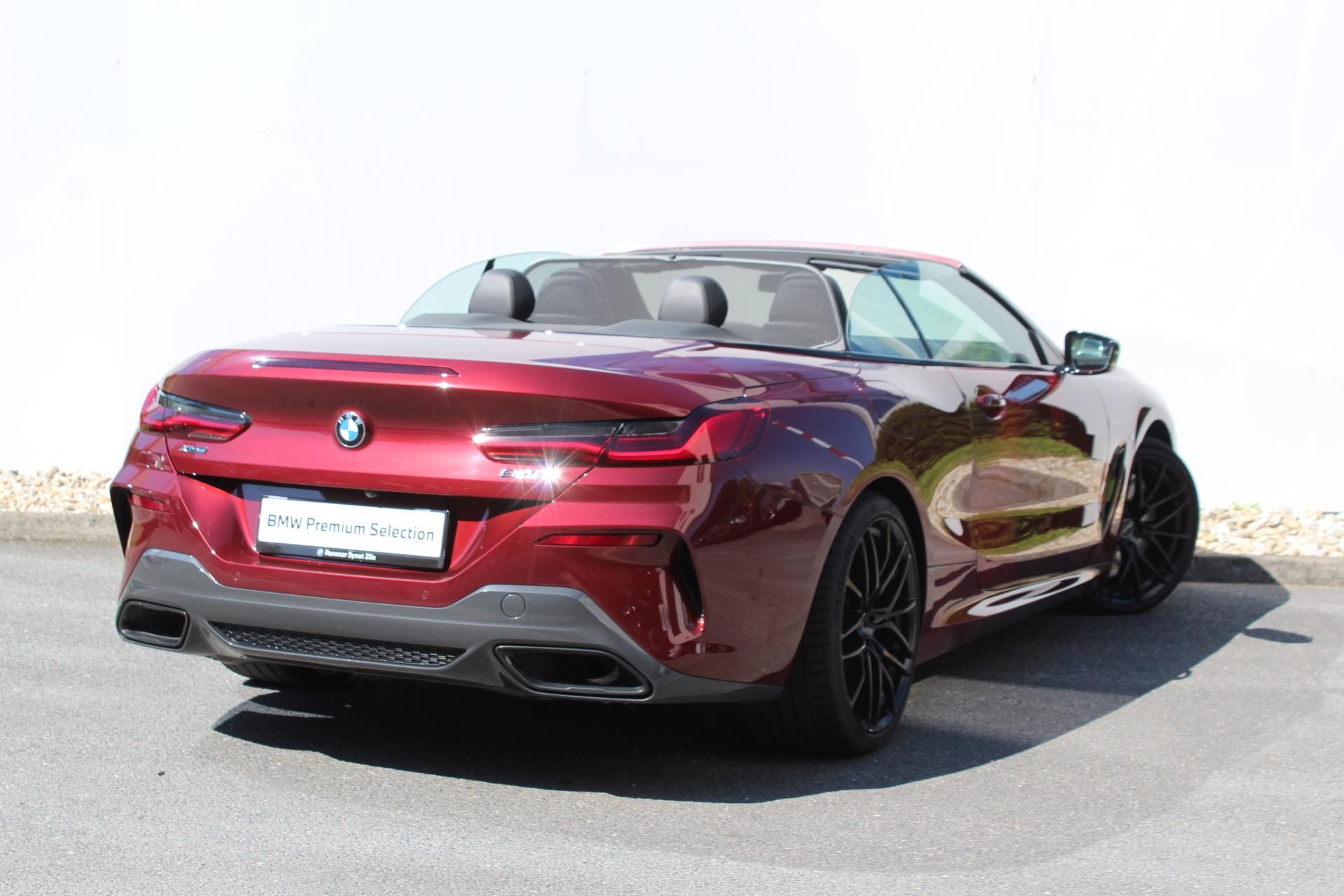 BMW Řada 8, 840i xDrive Convertible - fotka 2