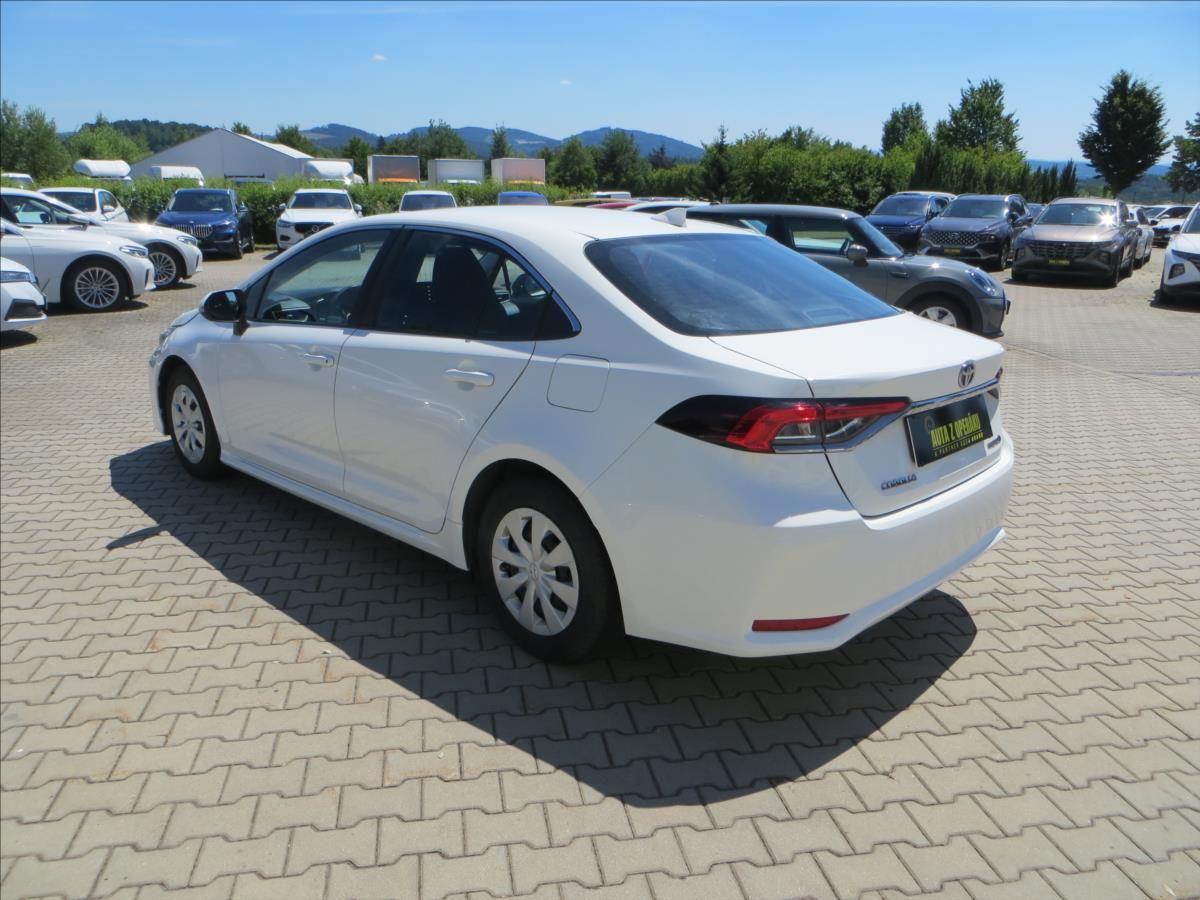 Toyota Corolla, 1,8 Hybrid Active e-CVT ČR - fotka 5