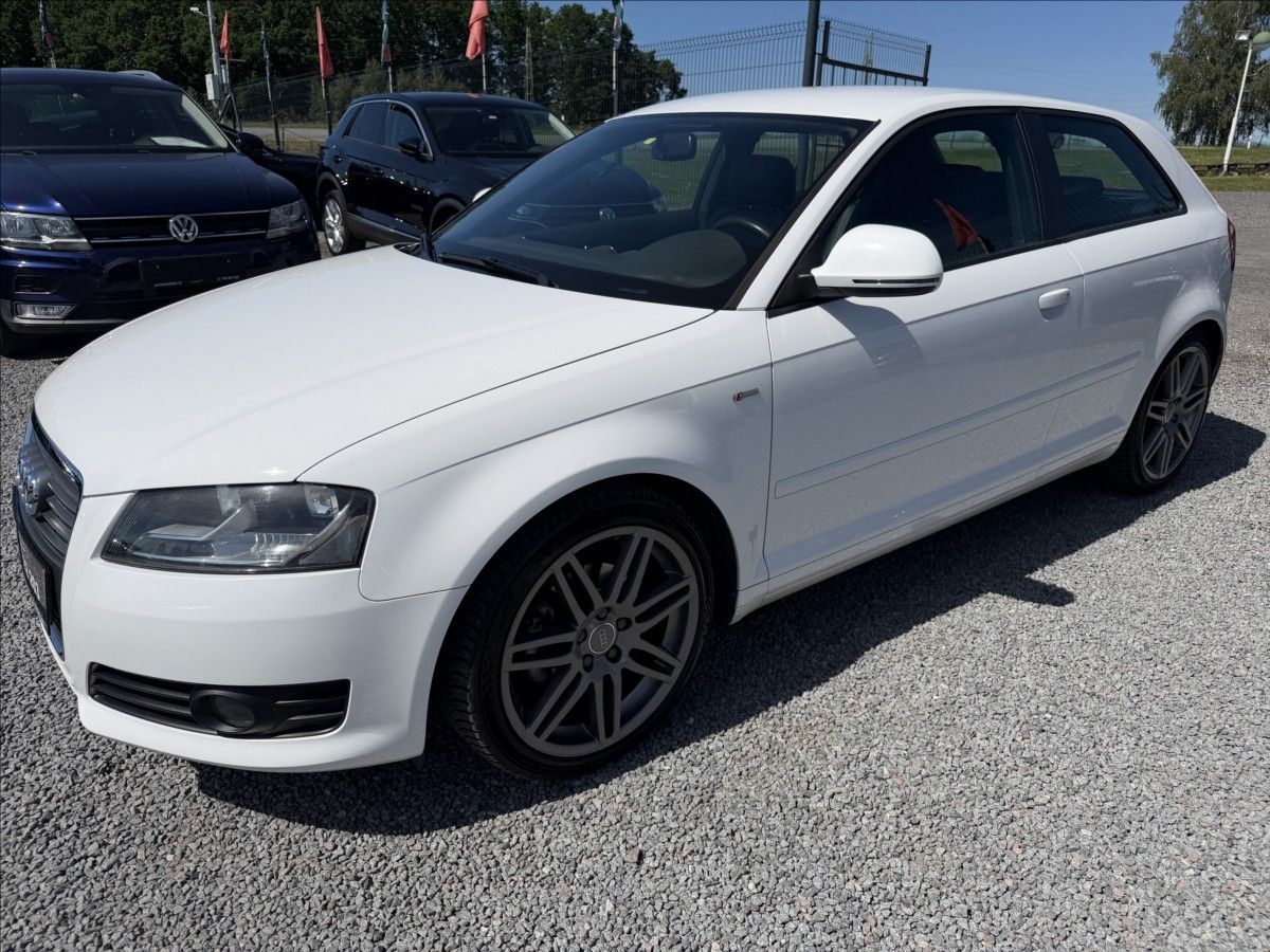 Audi A3, 1,9   TDi 77 kw S-line - fotka 3