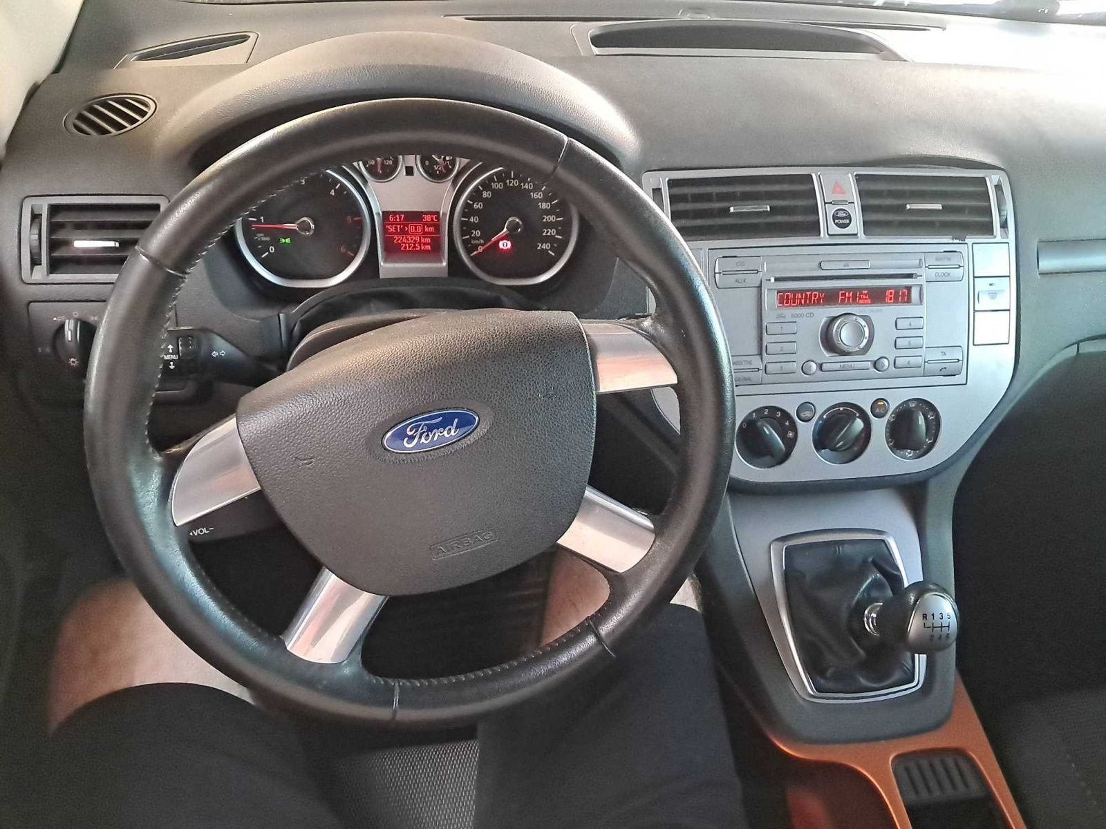 Ford Kuga, 2.0 TDCi - fotka 3