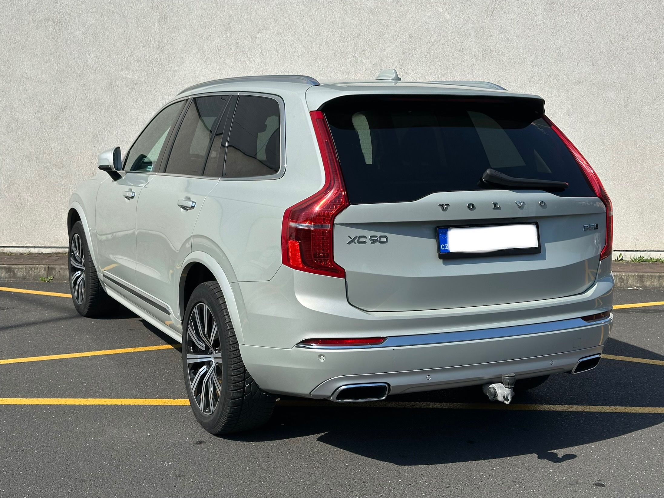 Volvo XC90, Inscri,1.maj.čr,DPH,tažné - fotka 4