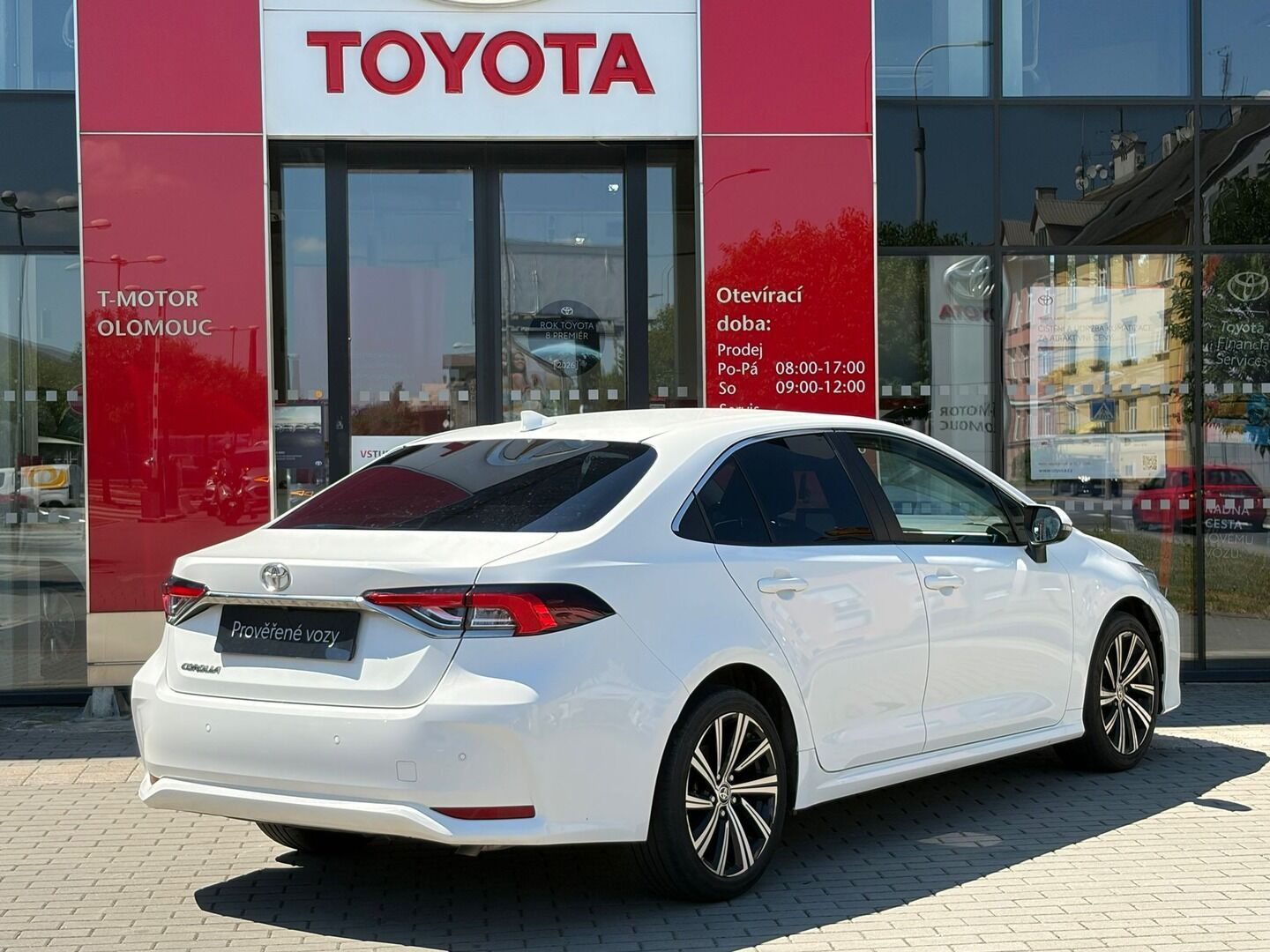 Toyota Corolla, 1.5 Style - fotka 3