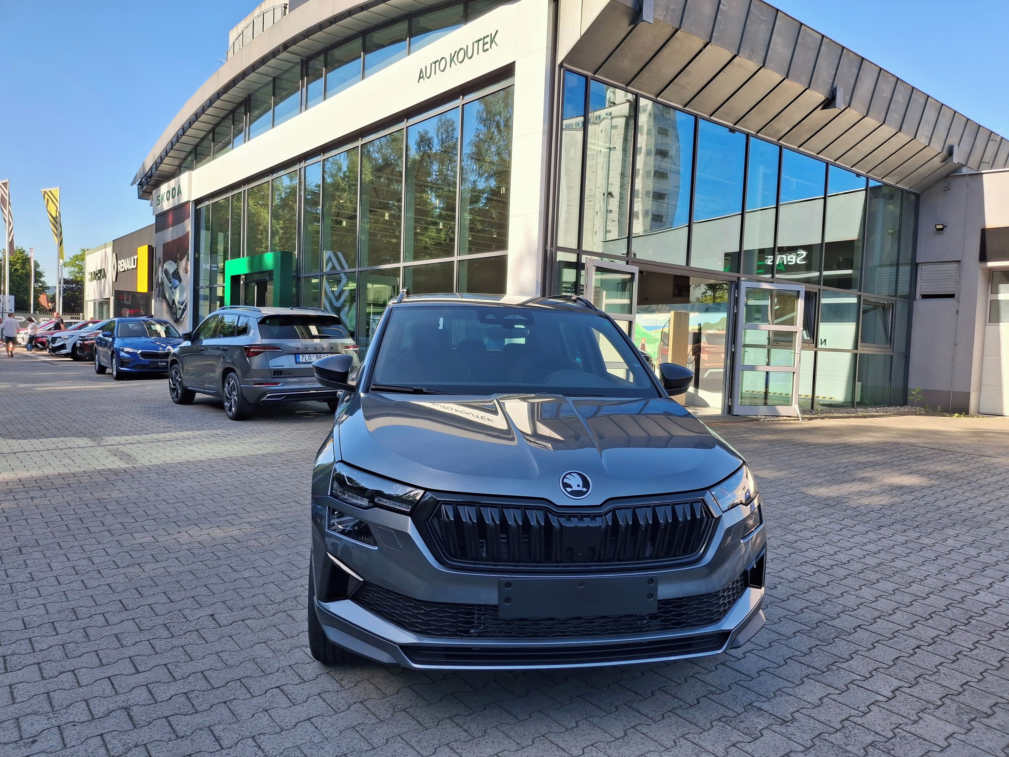 Škoda Karoq, Sportline 2,0 TSI 4x4 DSG - fotka 2