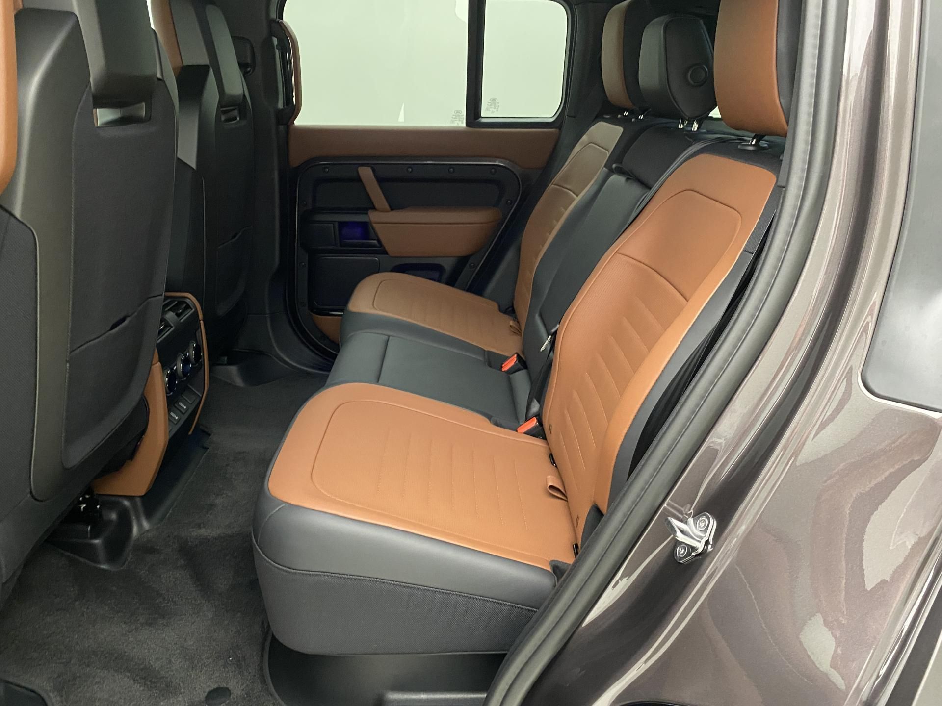 Land Rover Defender, OCTA P635 AWD AUT - fotka 6