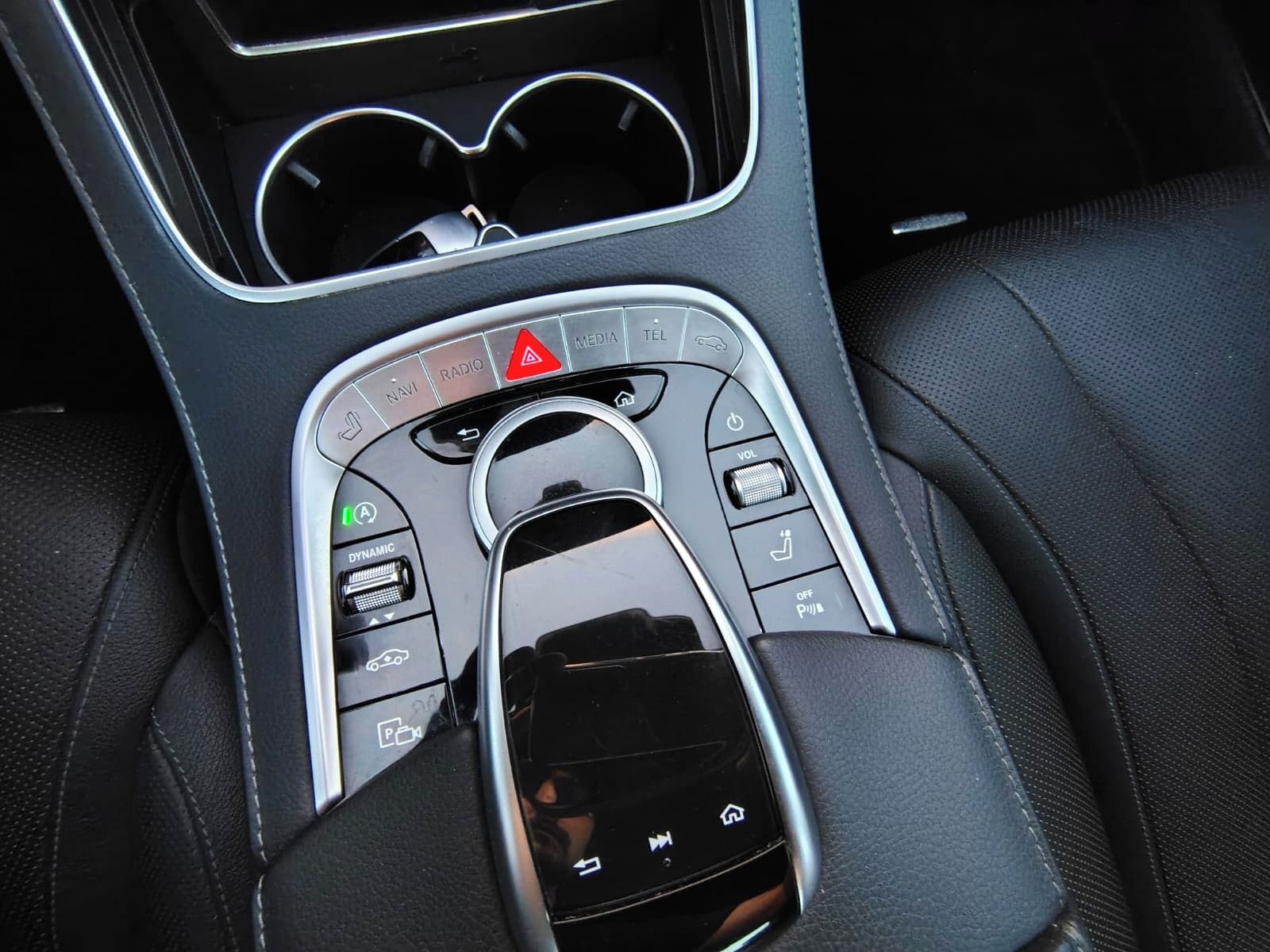 Mercedes-Benz Třídy S, S 400 - fotka 4