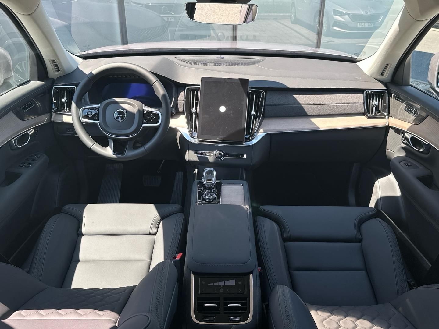 Volvo XC90, 2.0T8 AWD 335kW 4x4  PLUS BRIG - fotka 4