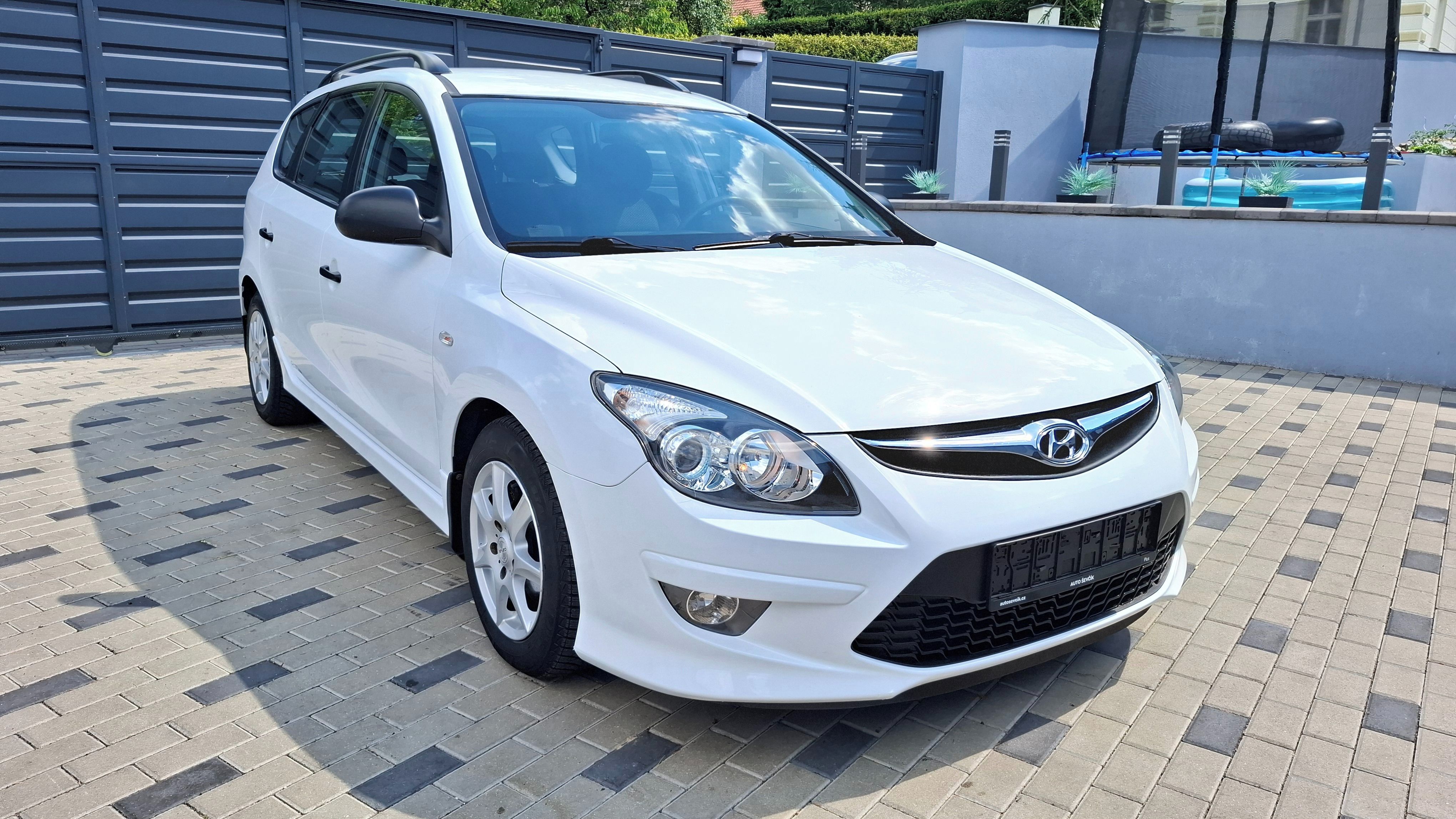 Hyundai i30, 1,6 - 16V CRDi 66kw. ZACHOVALÉ - fotka 3