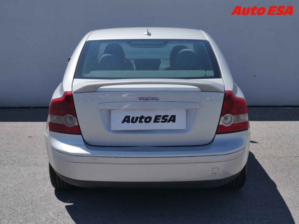 Volvo S40, 2.0d,ČR - fotka 5
