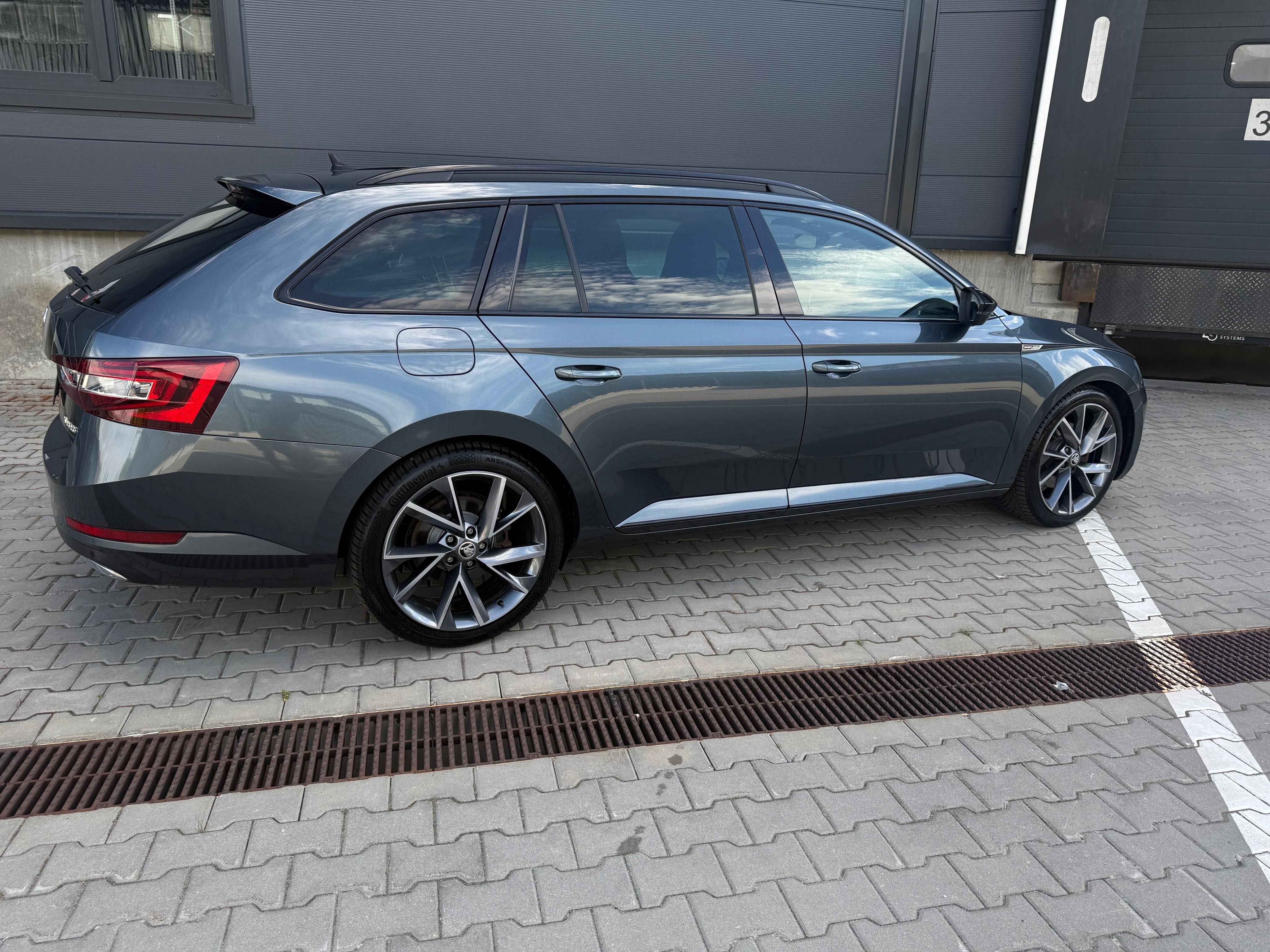 Škoda Superb, Sportline 2.0 TDI 140 kW - fotka 5