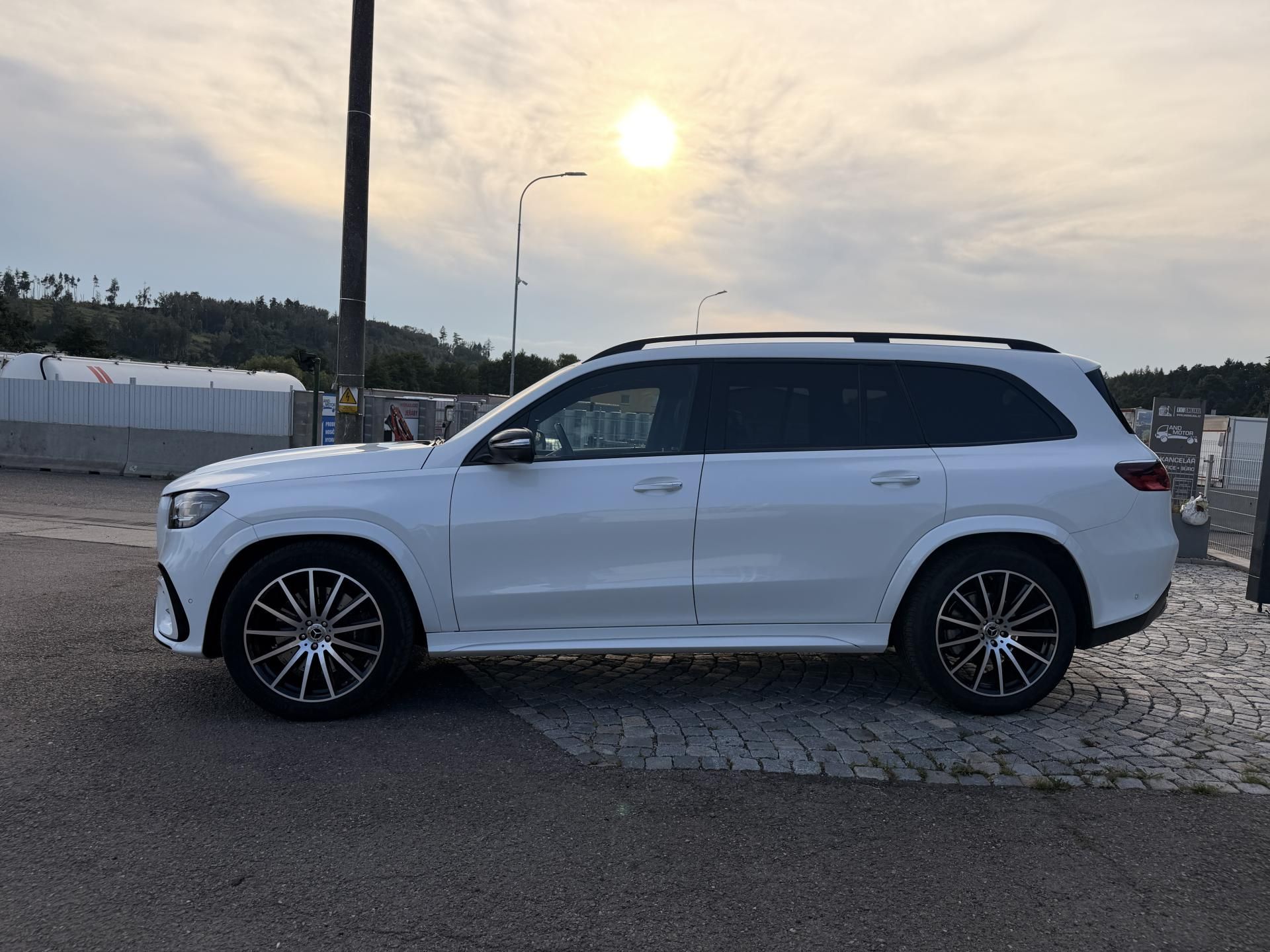 Mercedes-Benz GLS, 450D AMG E-ACTIVE BODY MAX - fotka 2