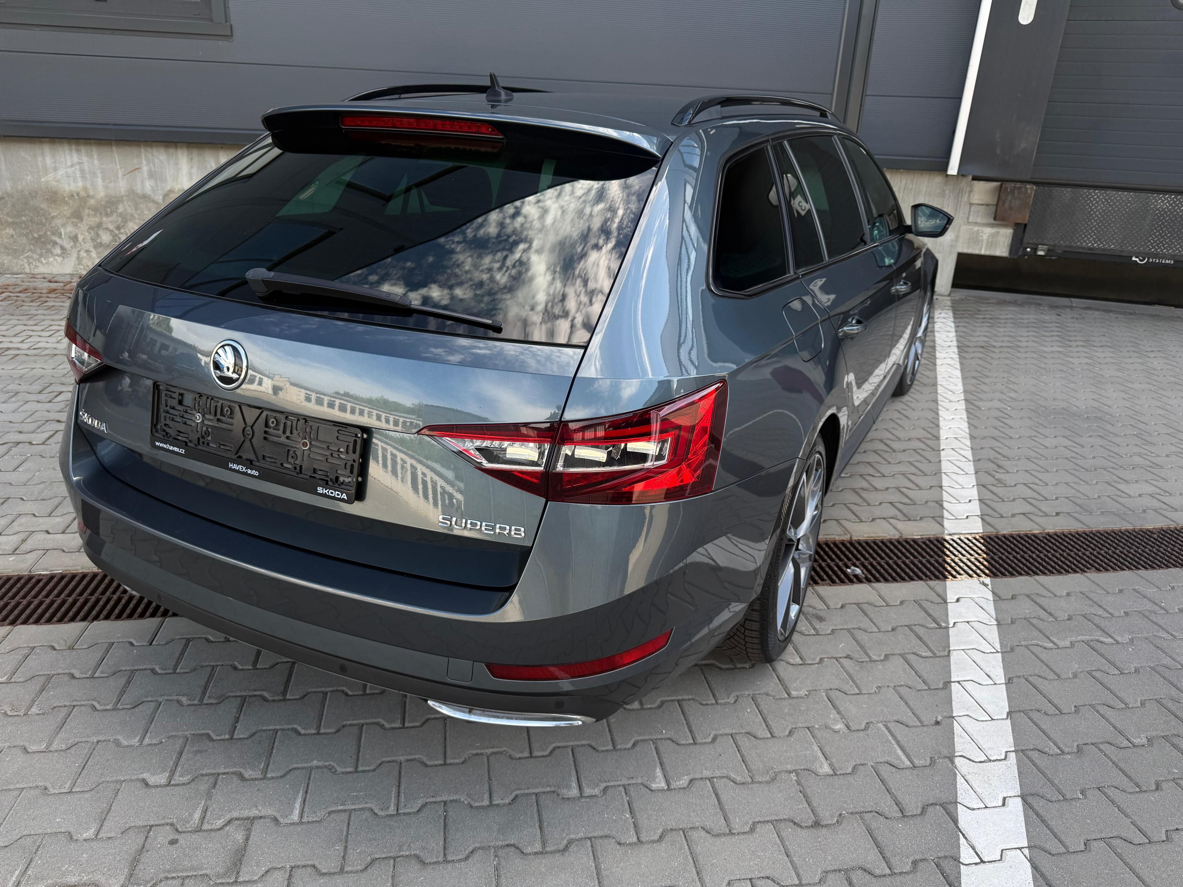 Škoda Superb, Sportline 2.0 TDI 140 kW - fotka 4