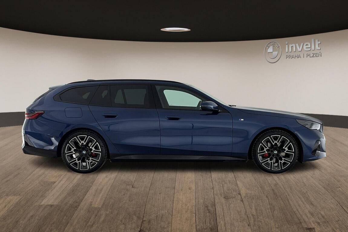 BMW Řada 5, 540d xDrive Touring - fotka 2