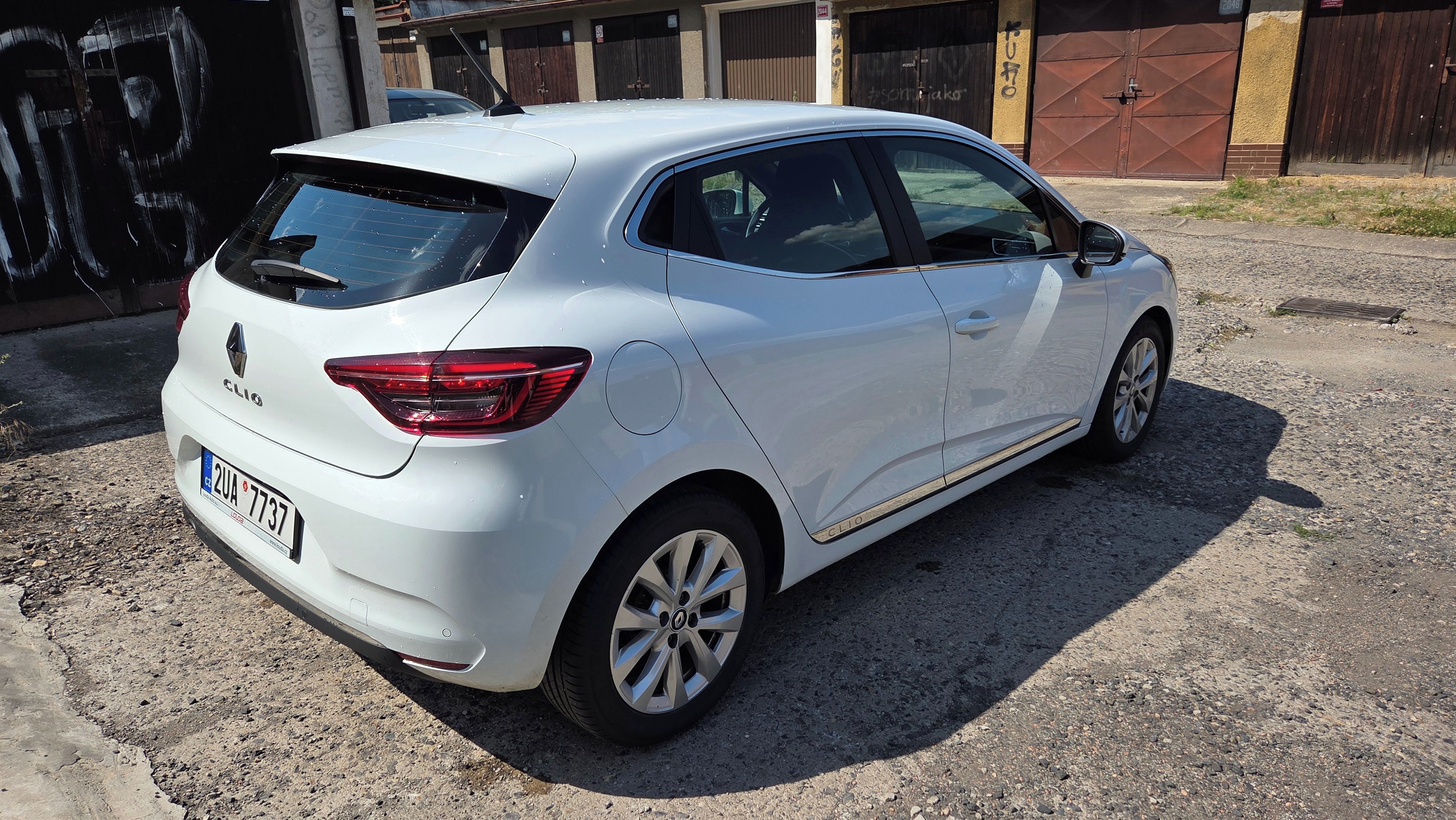 Renault Clio, Prodám Renault Clio 1.0 TCe 90 - fotka 2