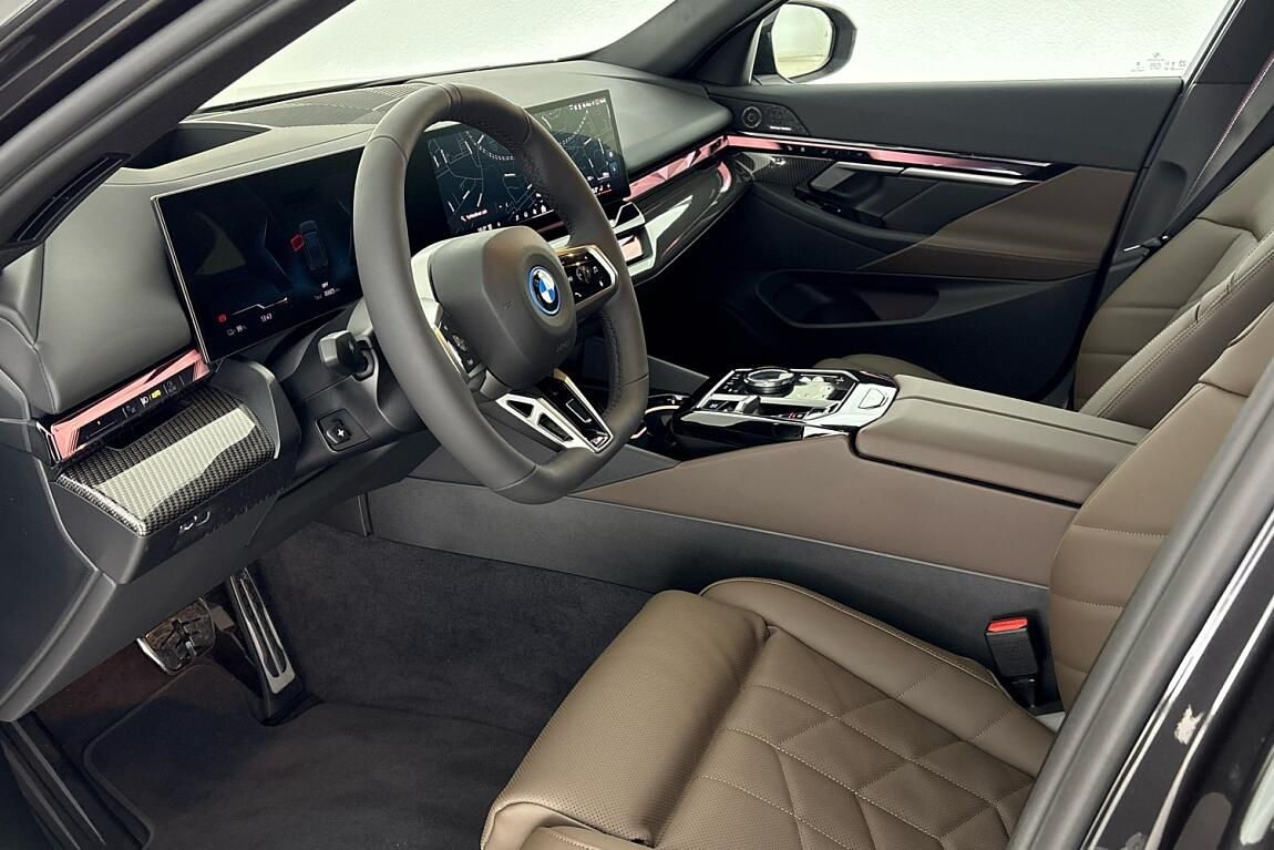 BMW i5, xDrive40 Touring - fotka 6