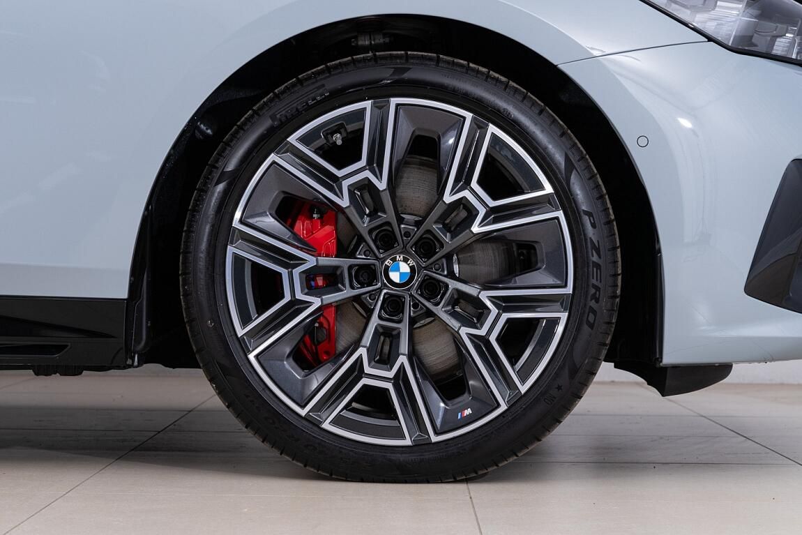 BMW Řada 5, 540d xDrive Touring - fotka 6