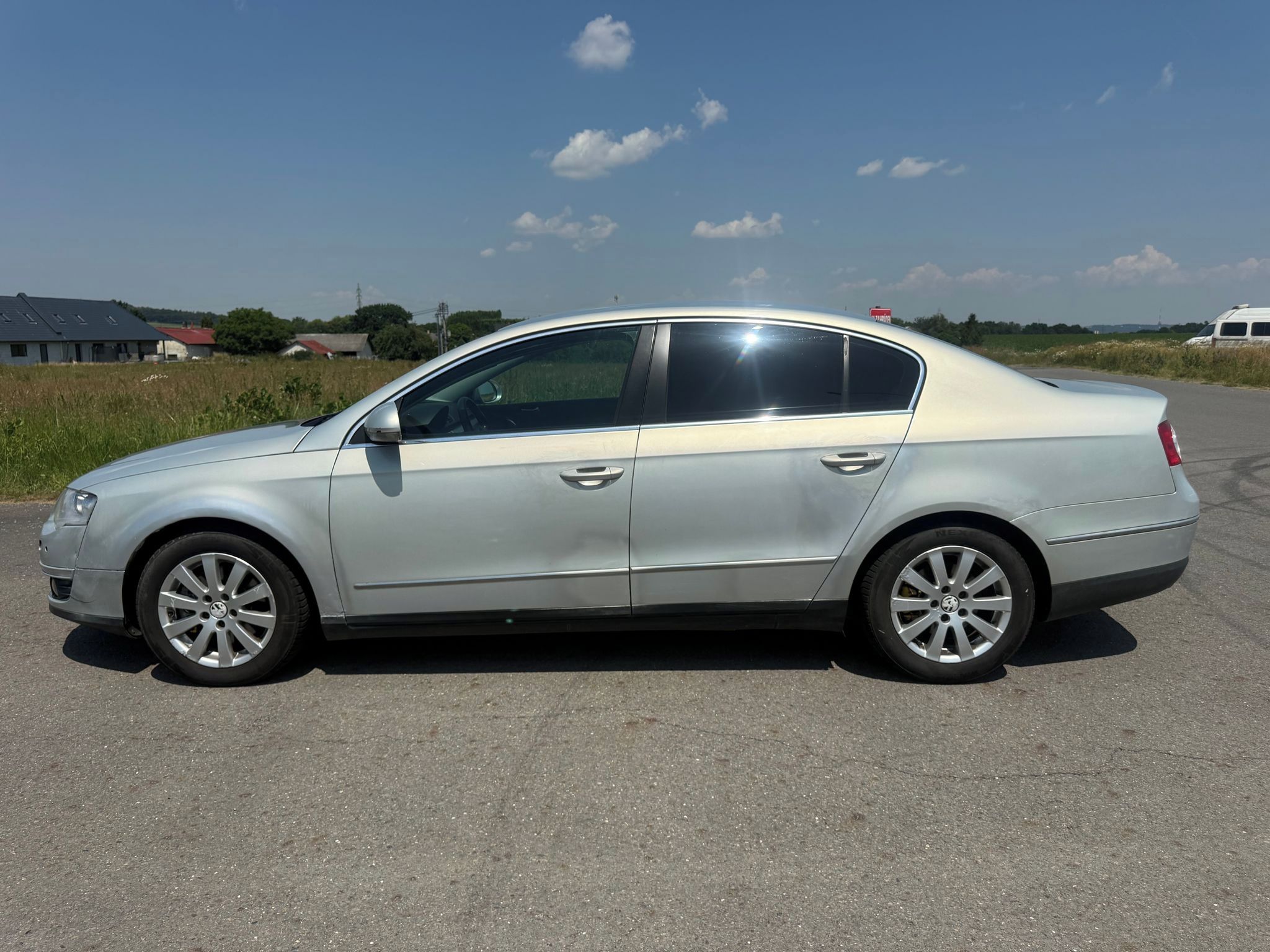 Volkswagen Passat, 2,0 103 KW KLIMATIZACE PLNĚ DO - fotka 2