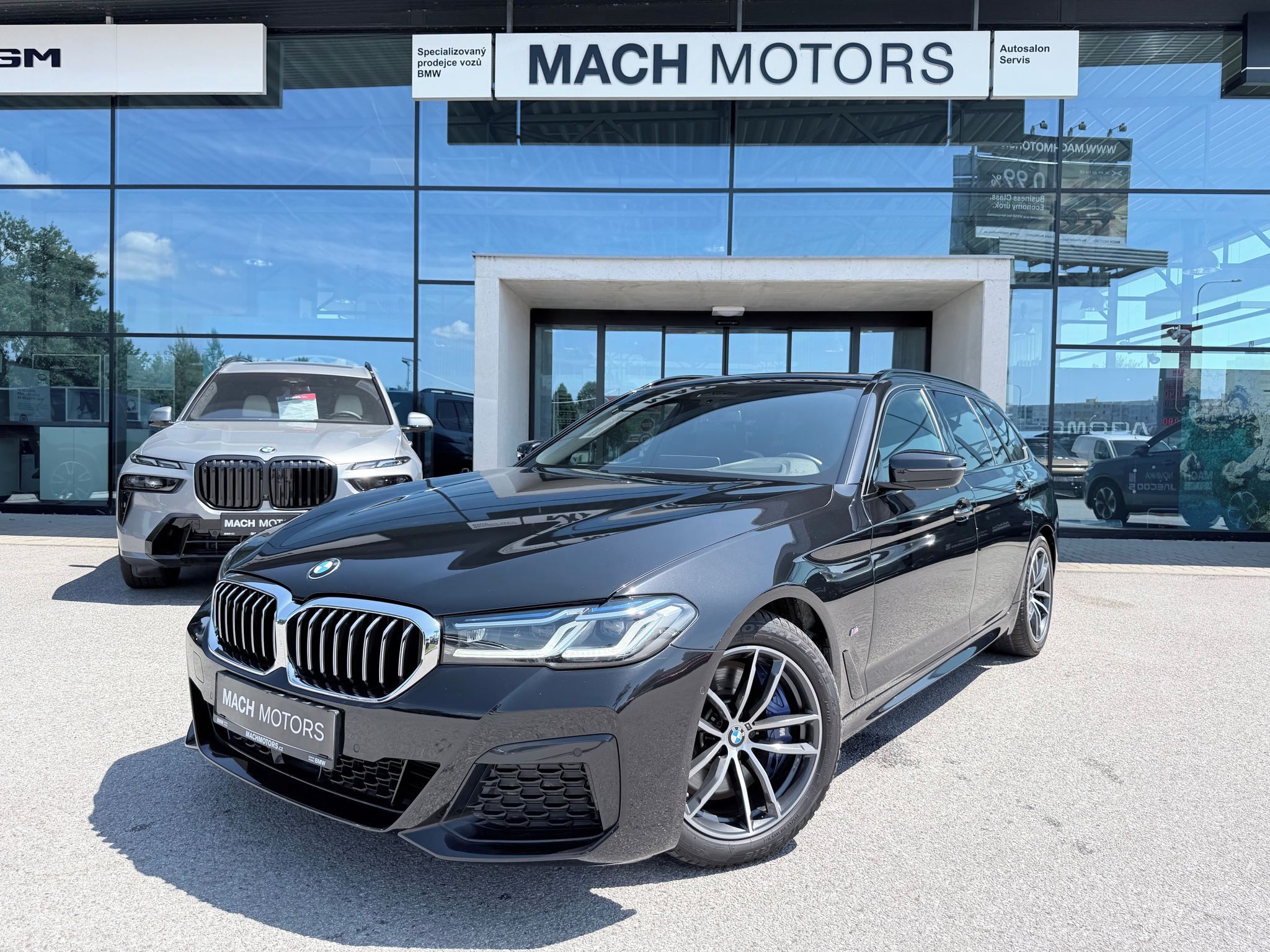 BMW Řada 5, 530d Touring, Natáčecí náprava - fotka 3