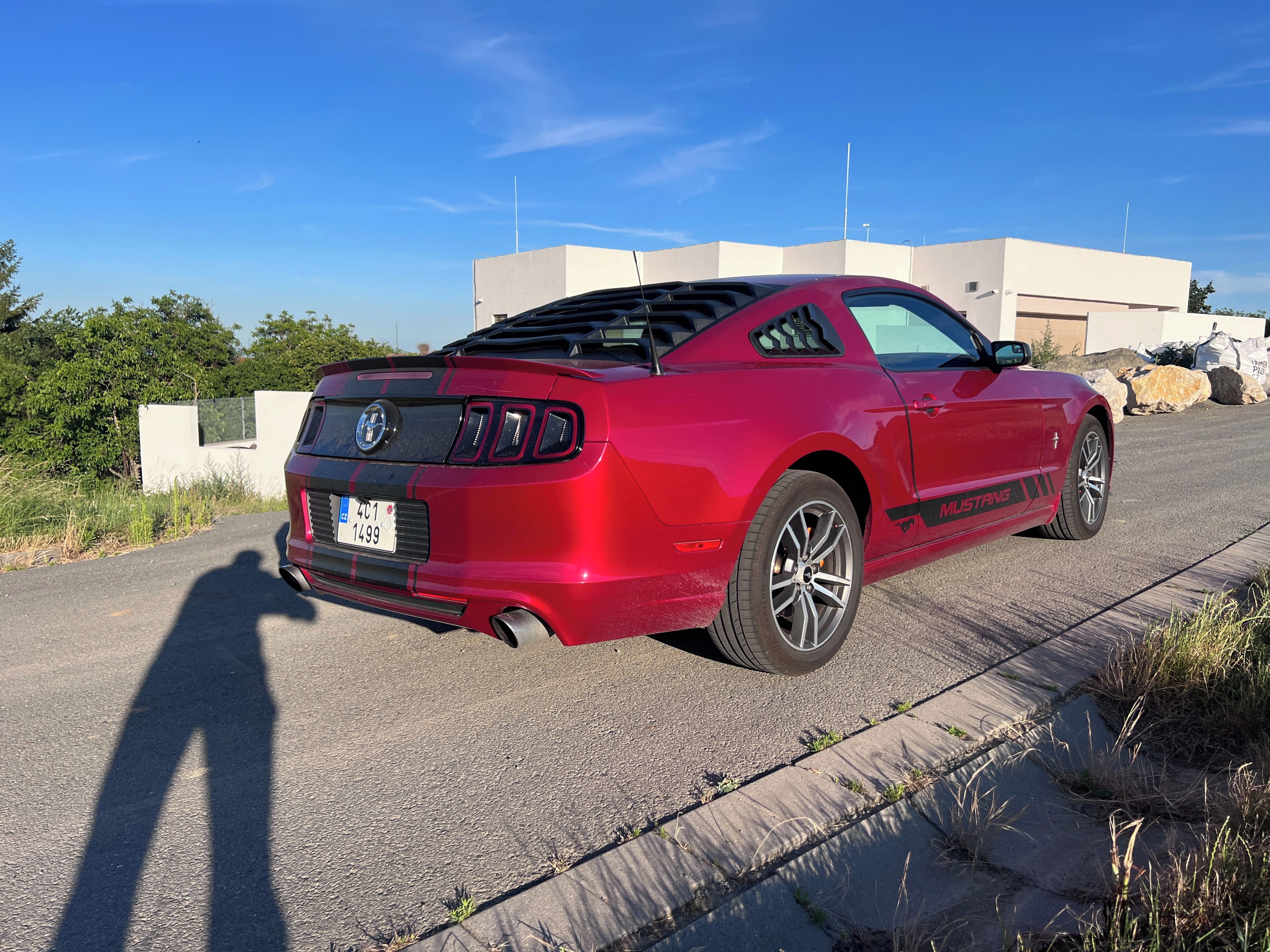 Ford Mustang, 3.7 V6, 227 kW, A - fotka 5