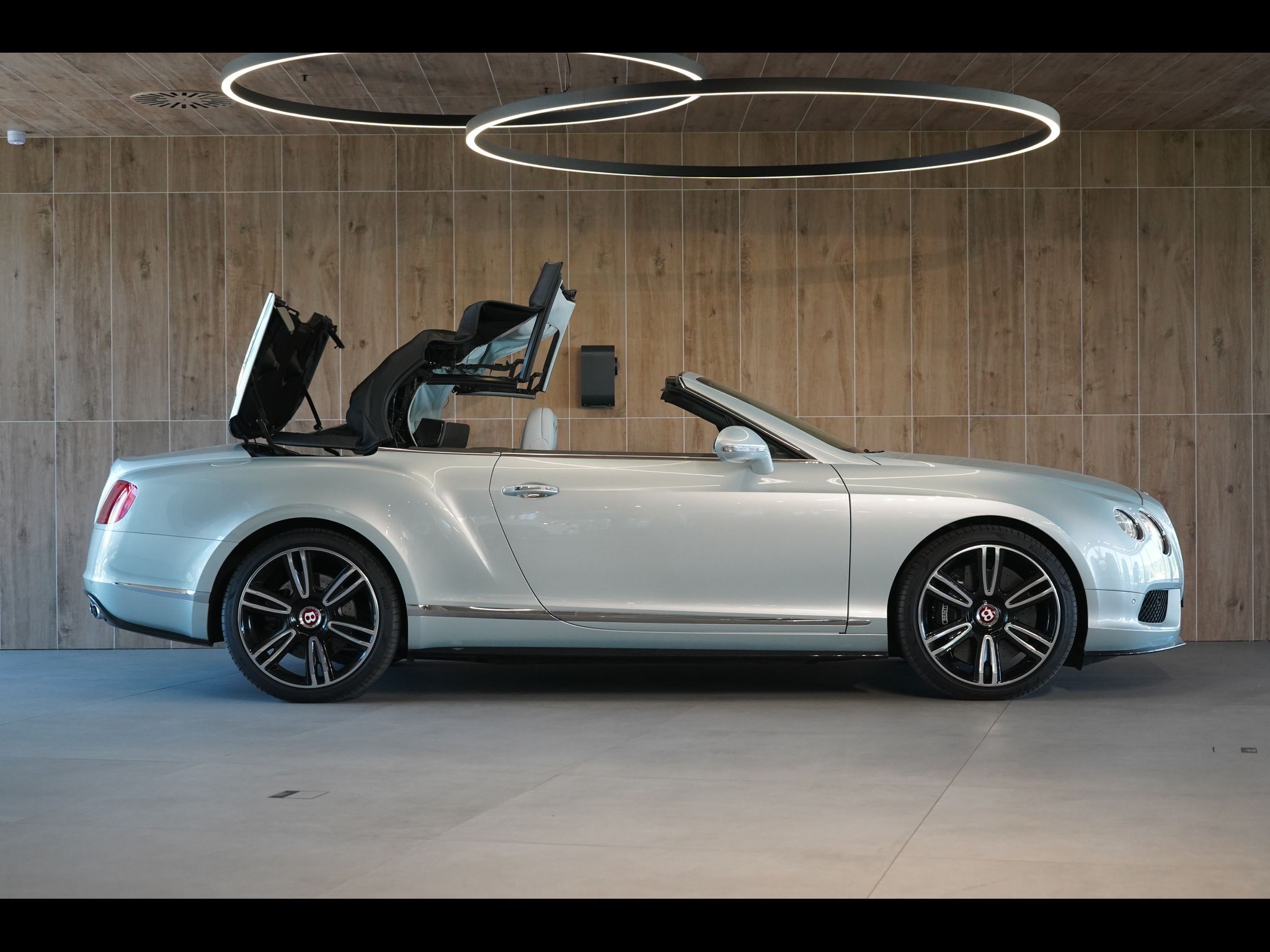 Bentley Continental GTC, Mulliner, Masáže, Ventilace - fotka 5