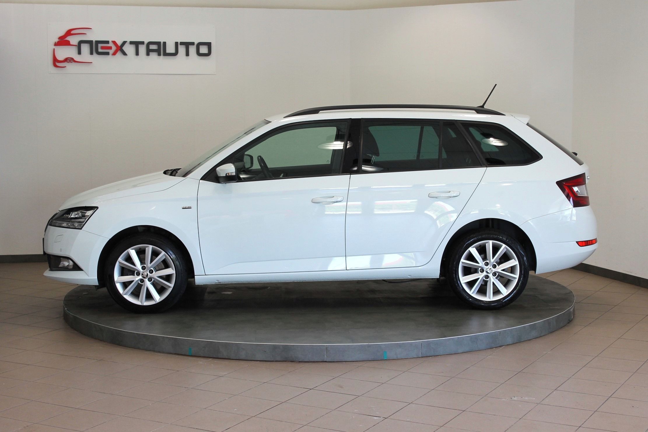 Škoda Fabia, 1.0 TSI 81kW CLEVER, 1.MAJITEL - fotka 2