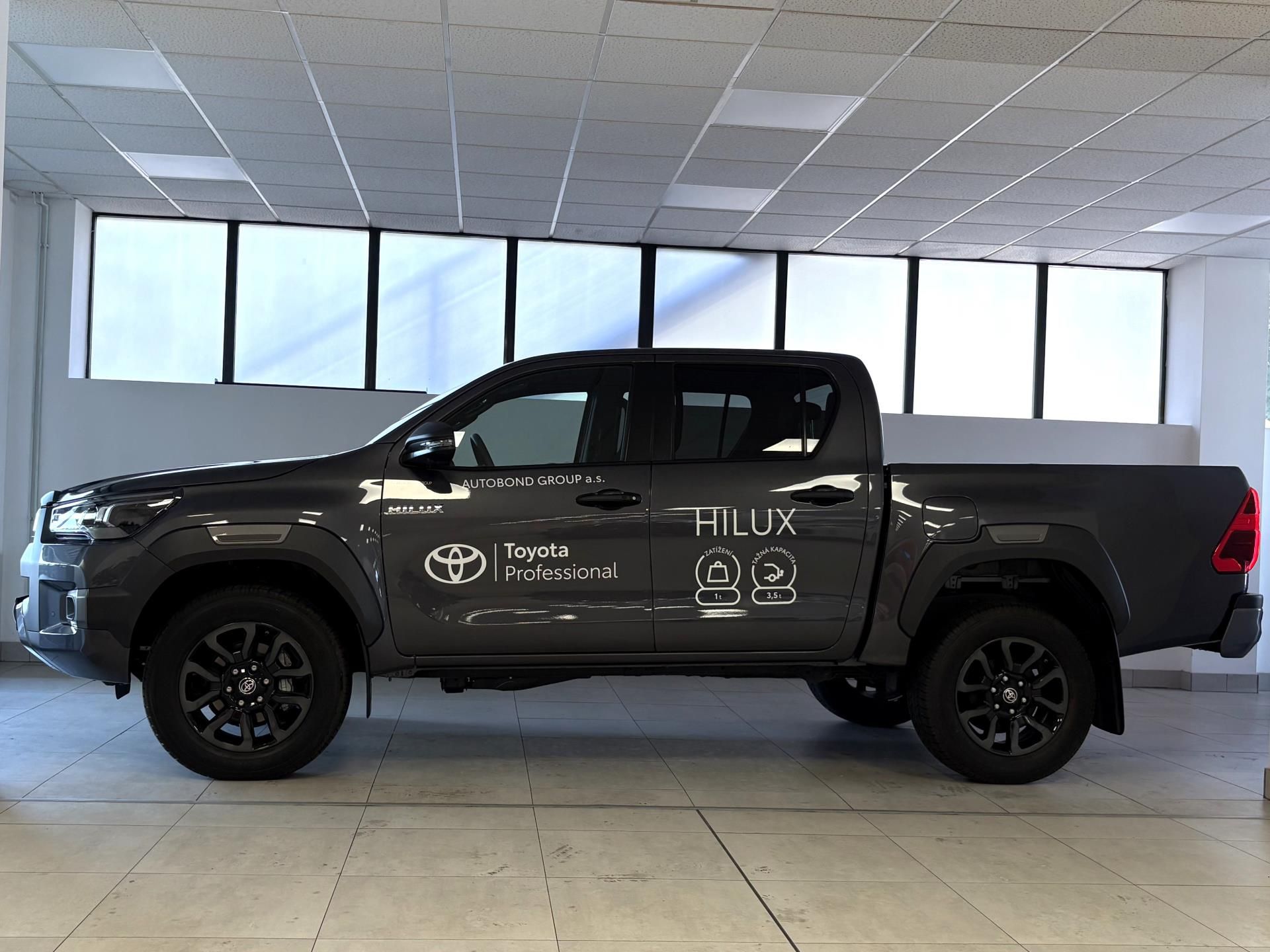 Toyota Hilux, 2,8, 6st,  (4x4), Invincible - fotka 3