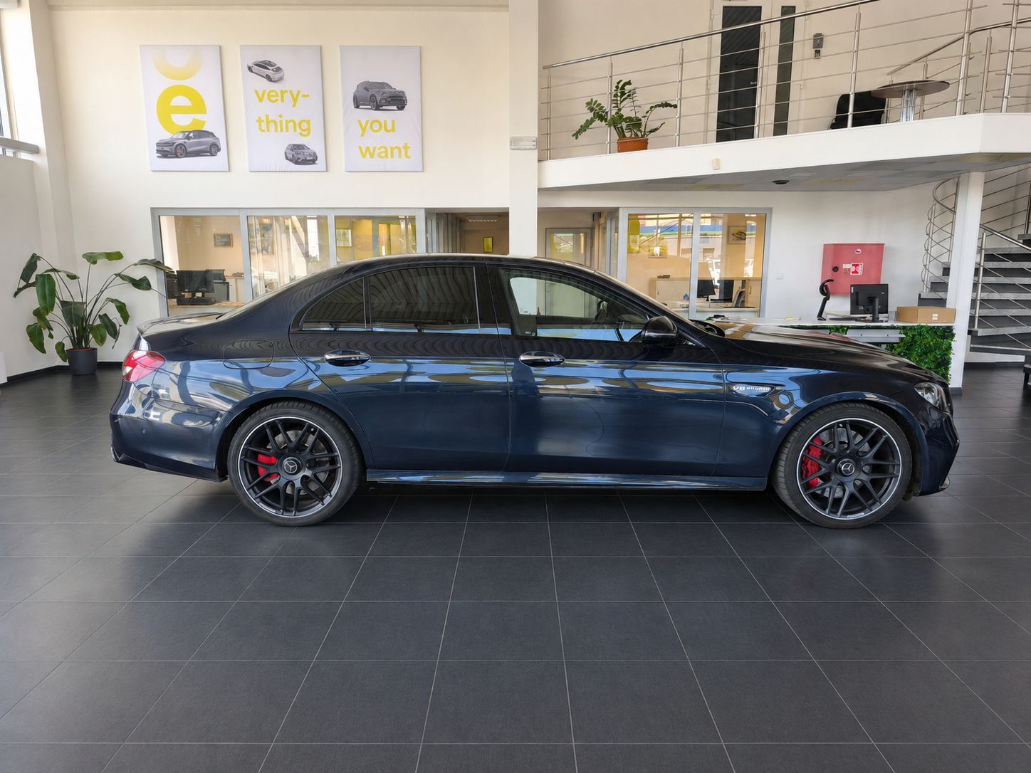 Mercedes-Benz Třídy E, 4MATIC PERFORMENS - fotka 4