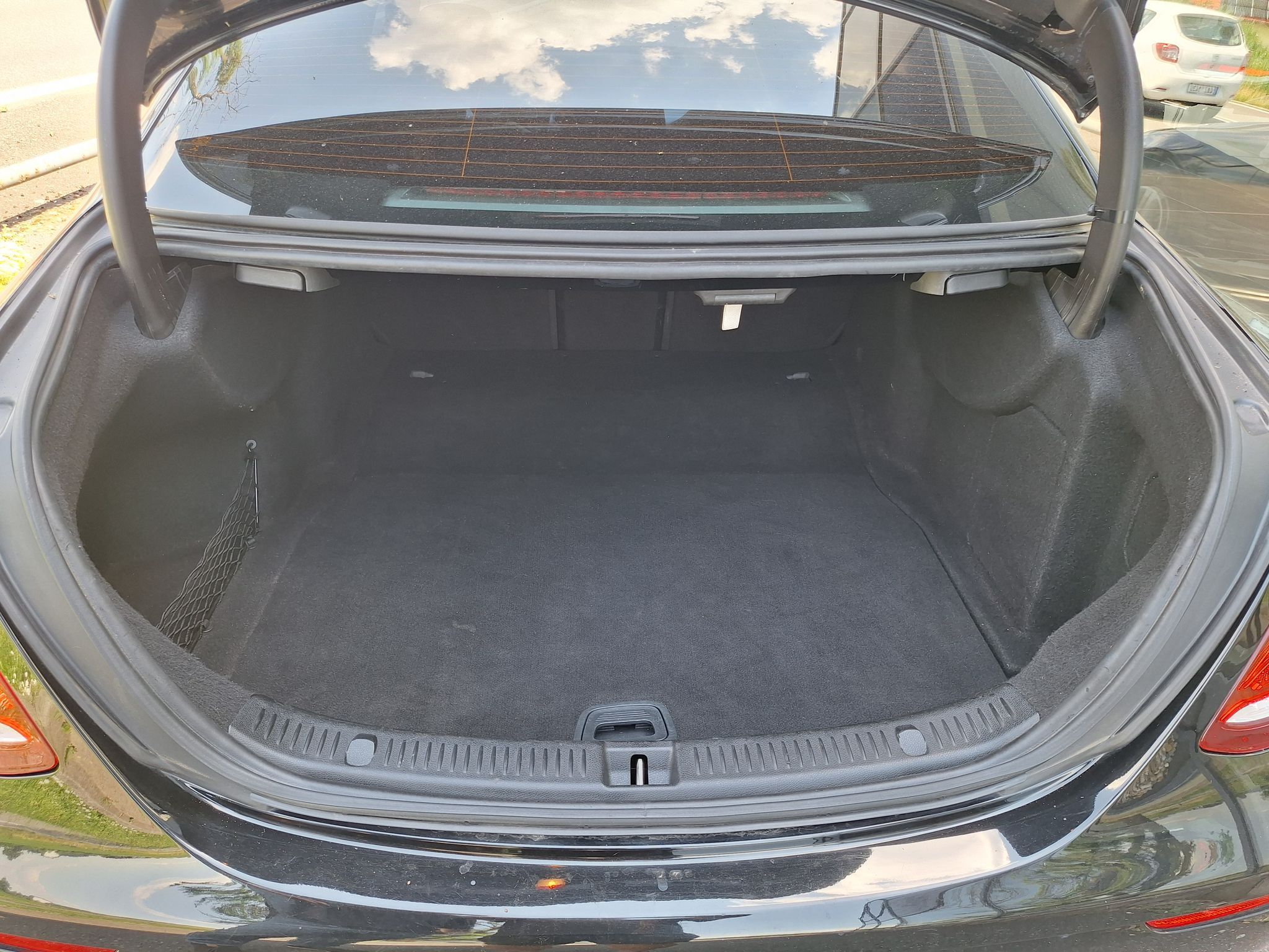Mercedes-Benz Třídy E, 220 D 2.0 194k - fotka 5