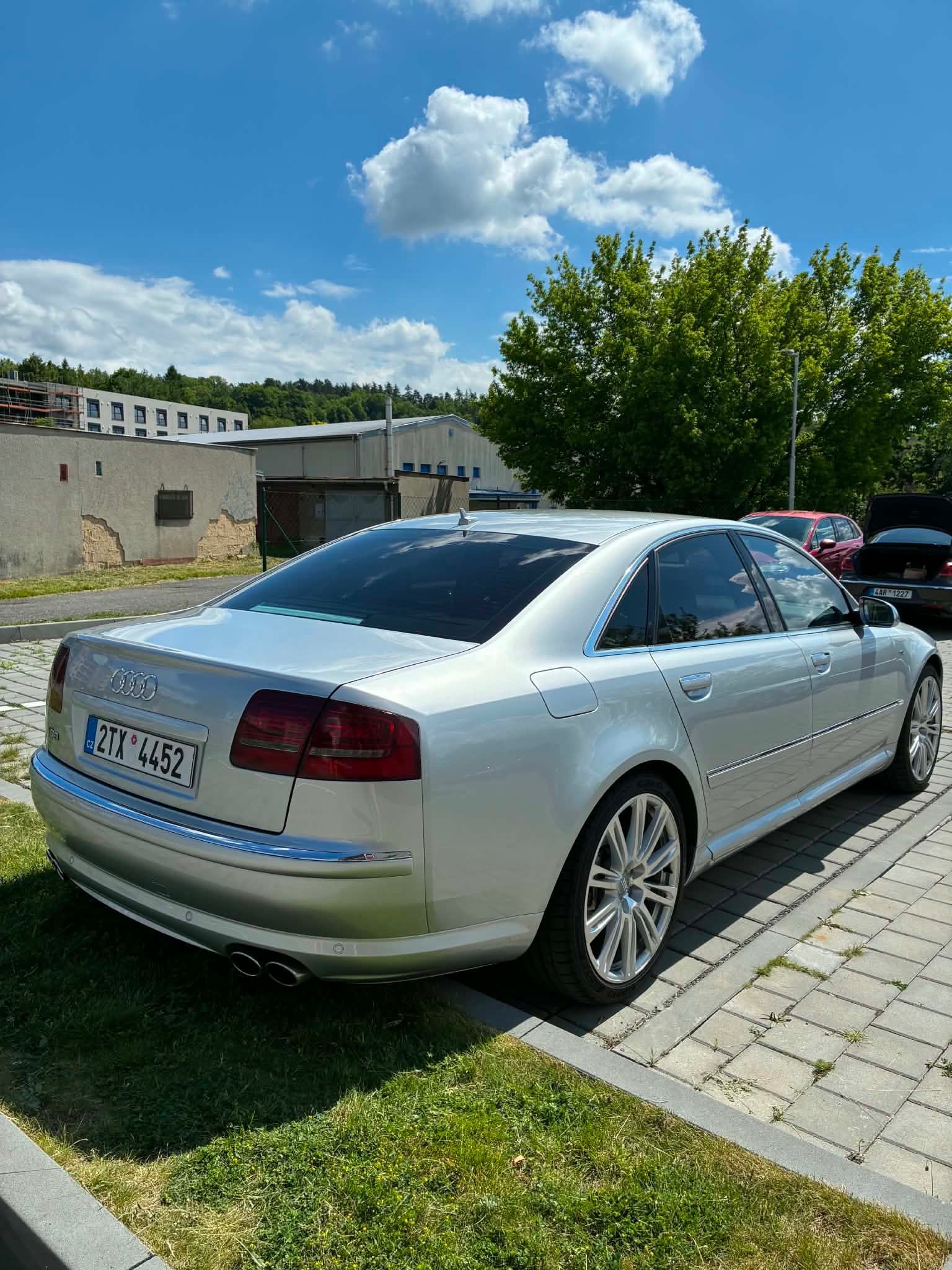 Audi S8, Audi S8 5.2 V10 - fotka 3