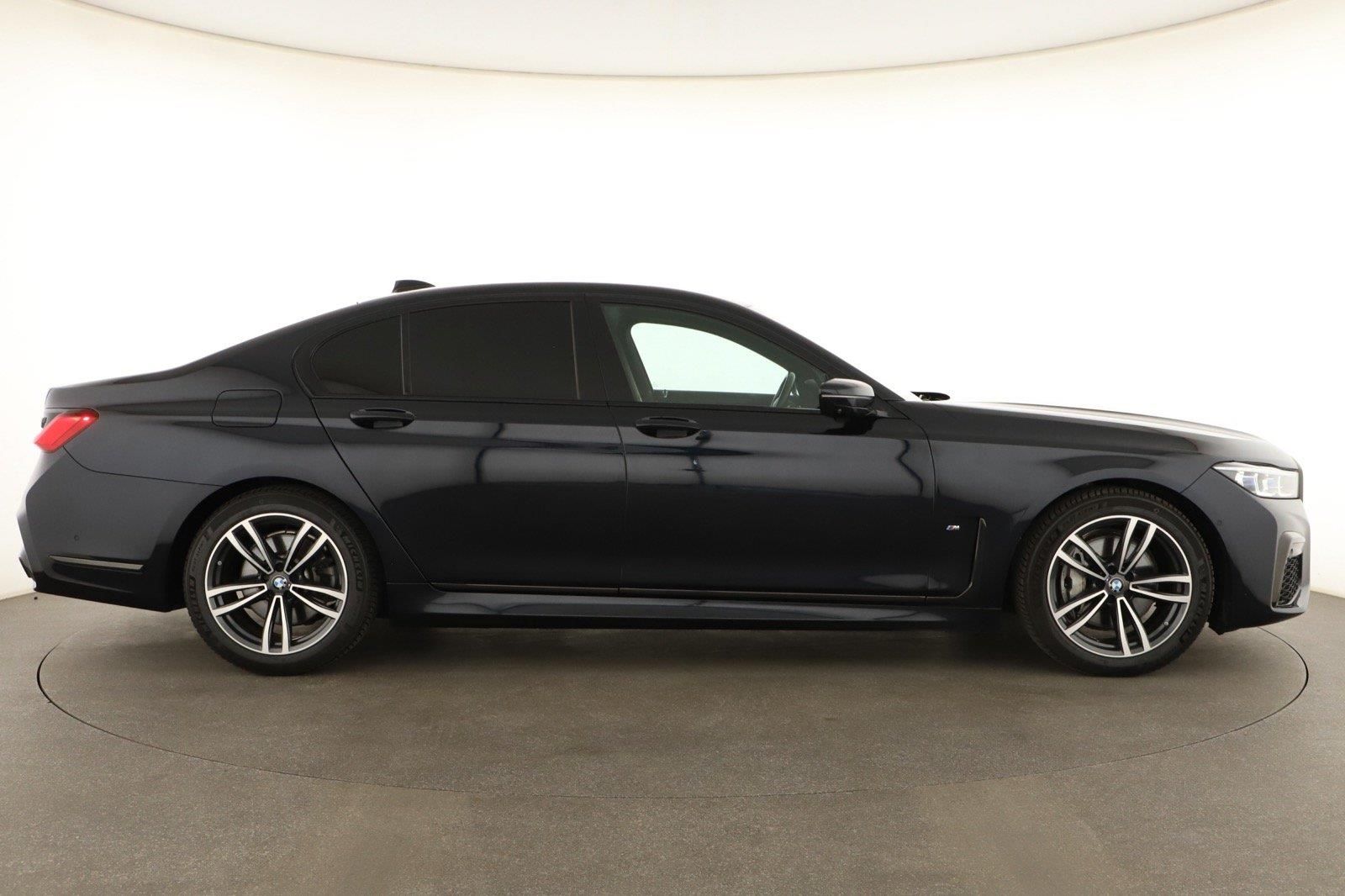 BMW Řada 7, 730d xDrive - fotka 6