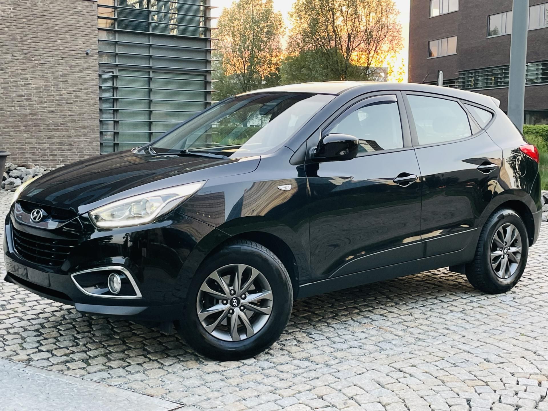 Hyundai ix35, 2.0i AUTOMAT VYHŘEV TAŽNÉ - fotka 3