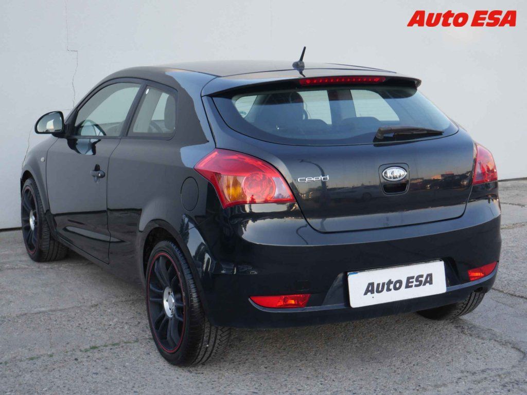 Kia Cee´d, 1.6i - fotka 4