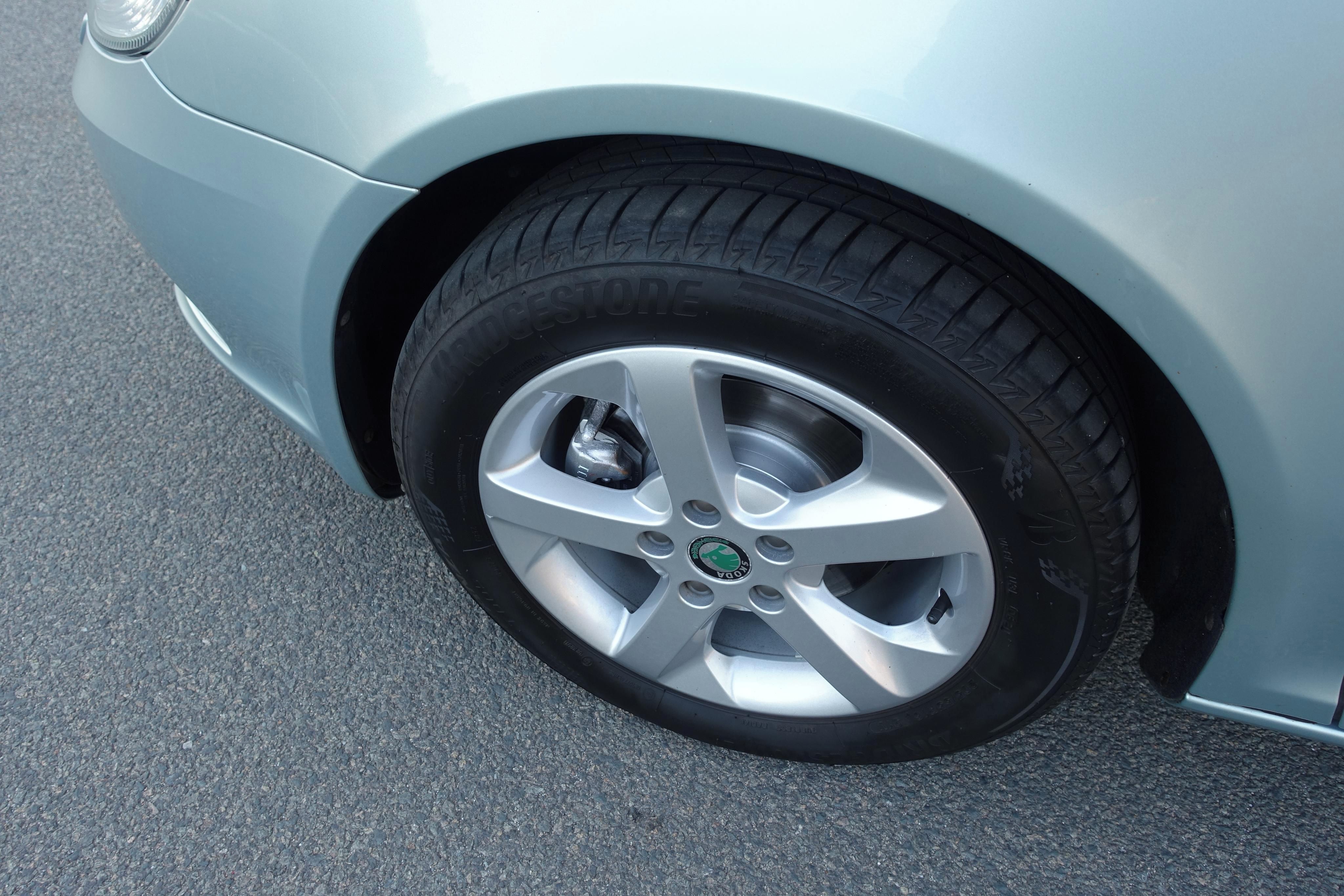 Škoda Octavia, 1.2 TSi garáž,výjmečný stav ! - fotka 6
