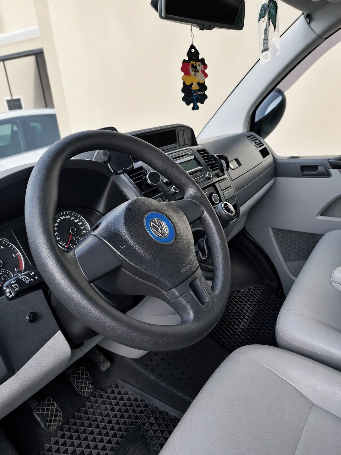 Volkswagen Caravelle, VW CARAVELLE 2,0 TDI - fotka 3
