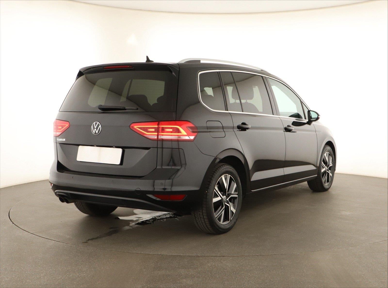 Volkswagen Touran, 2.0 TDI, Automat, 7 míst - fotka 5