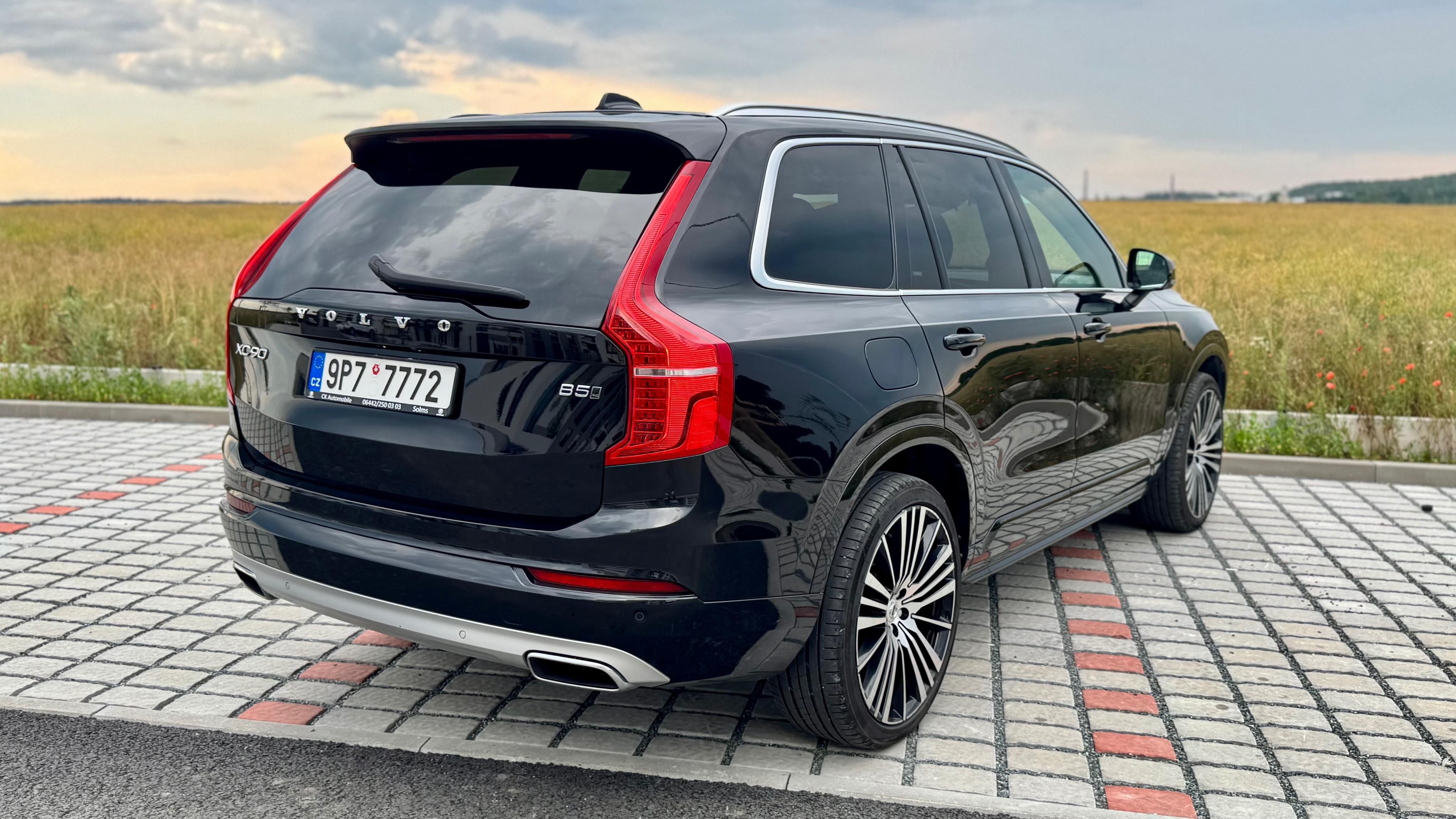 Volvo XC90, MomentumPro, Mild-Hybrid, AWD - fotka 6