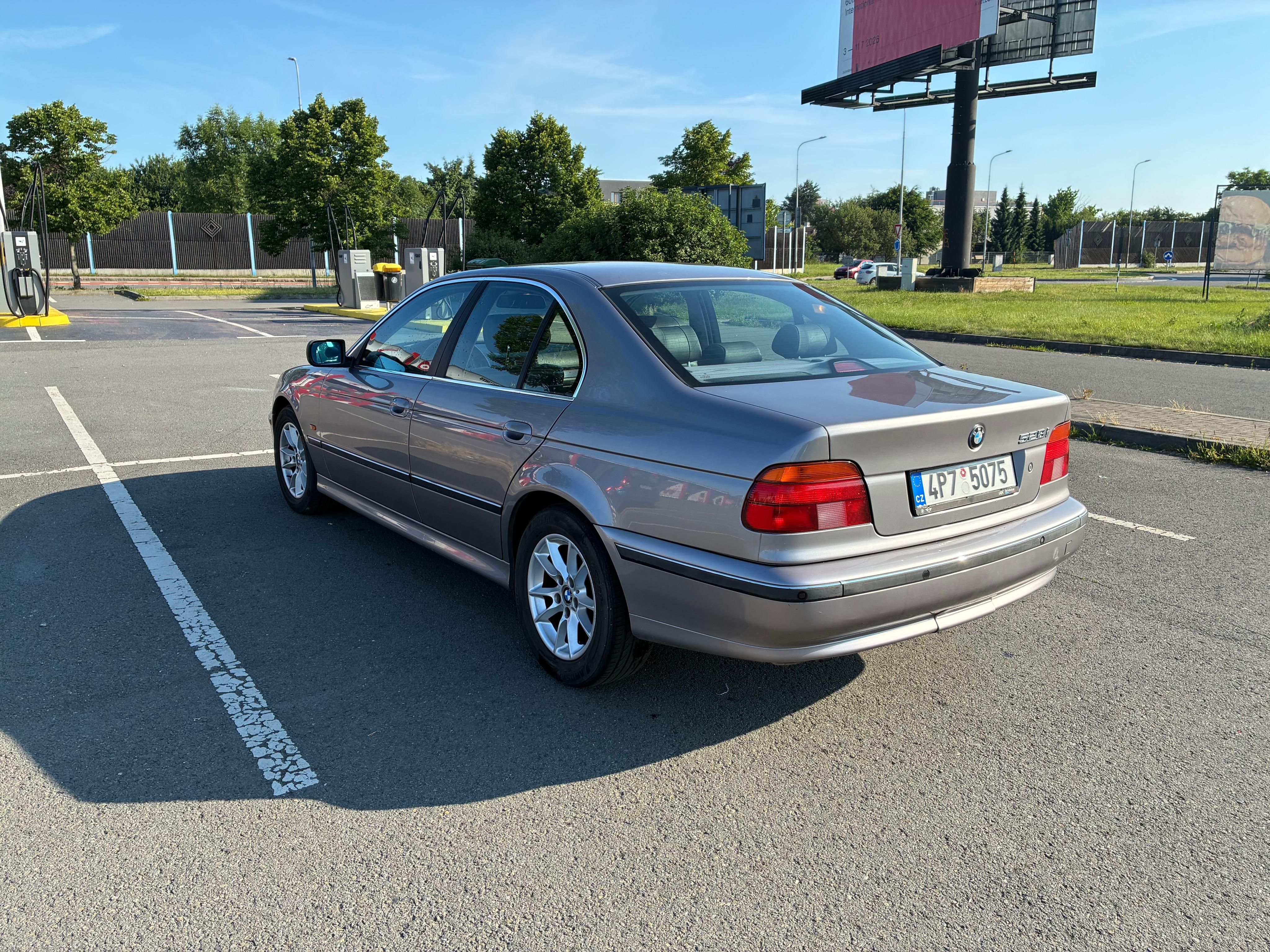 BMW Řada 5 - fotka 3