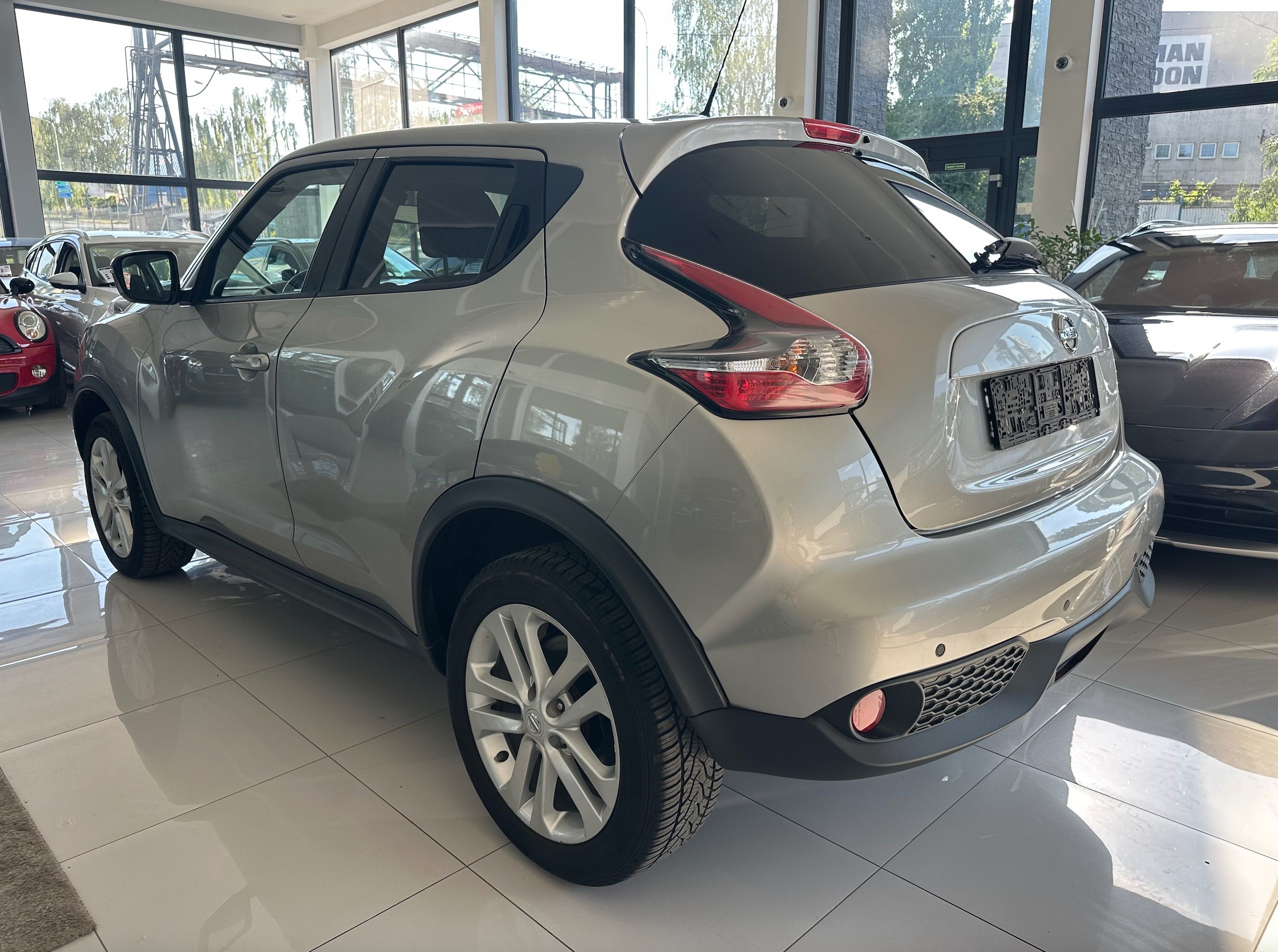 Nissan Juke, 1.6 Benzin TOP STAV - fotka 4