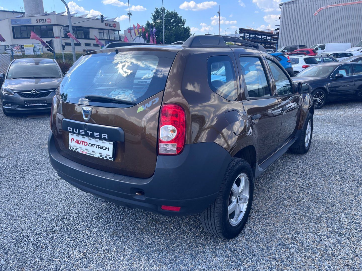 Dacia Duster, 1.6i 16V 4X4 - fotka 5