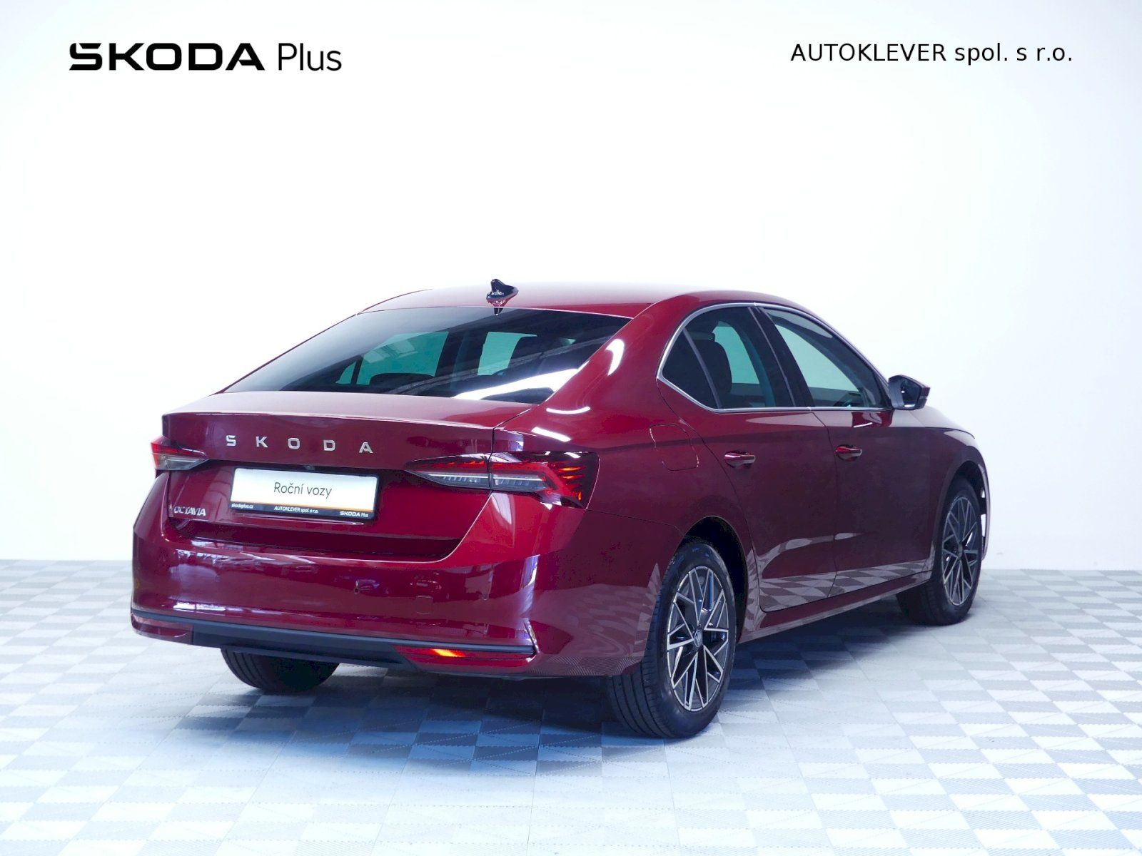Škoda Octavia, Top Selection DSG 1.5TSI 110kW - fotka 2